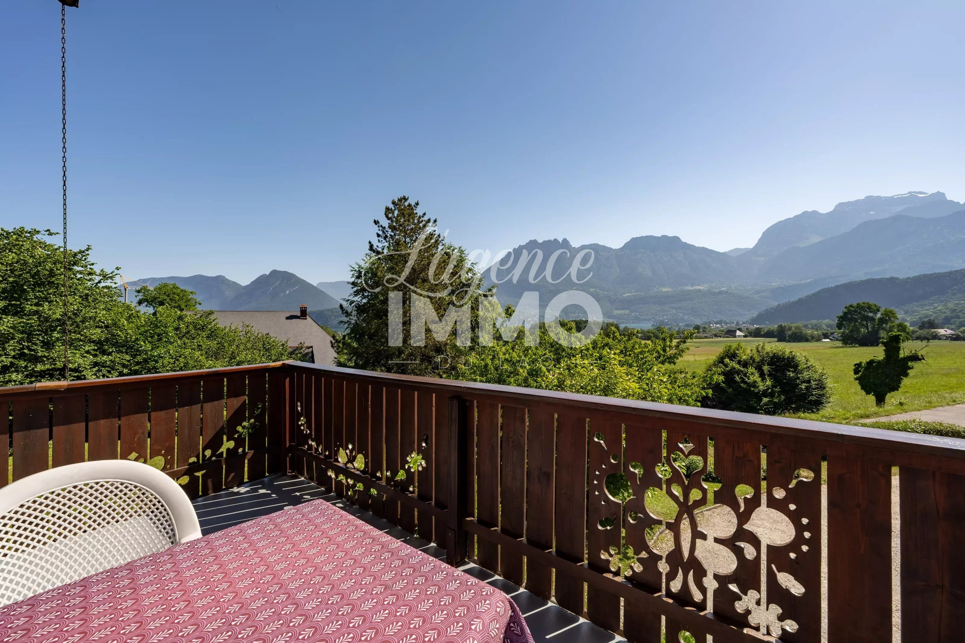 Chalet avec vue lac à St-Jorioz + T2 indépendant
