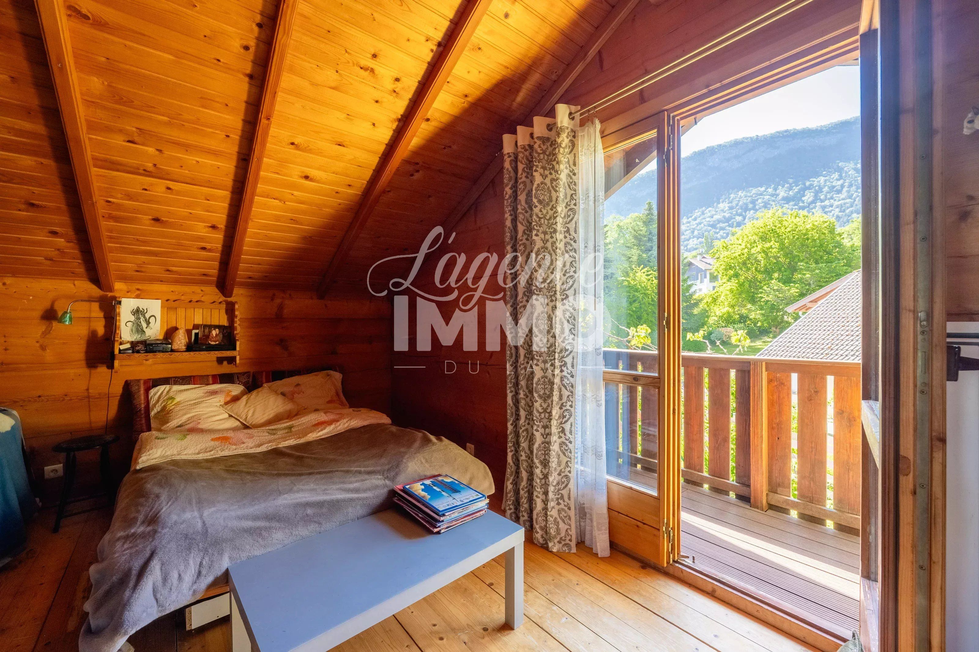 Chalet avec vue lac à St-Jorioz + T2 indépendant