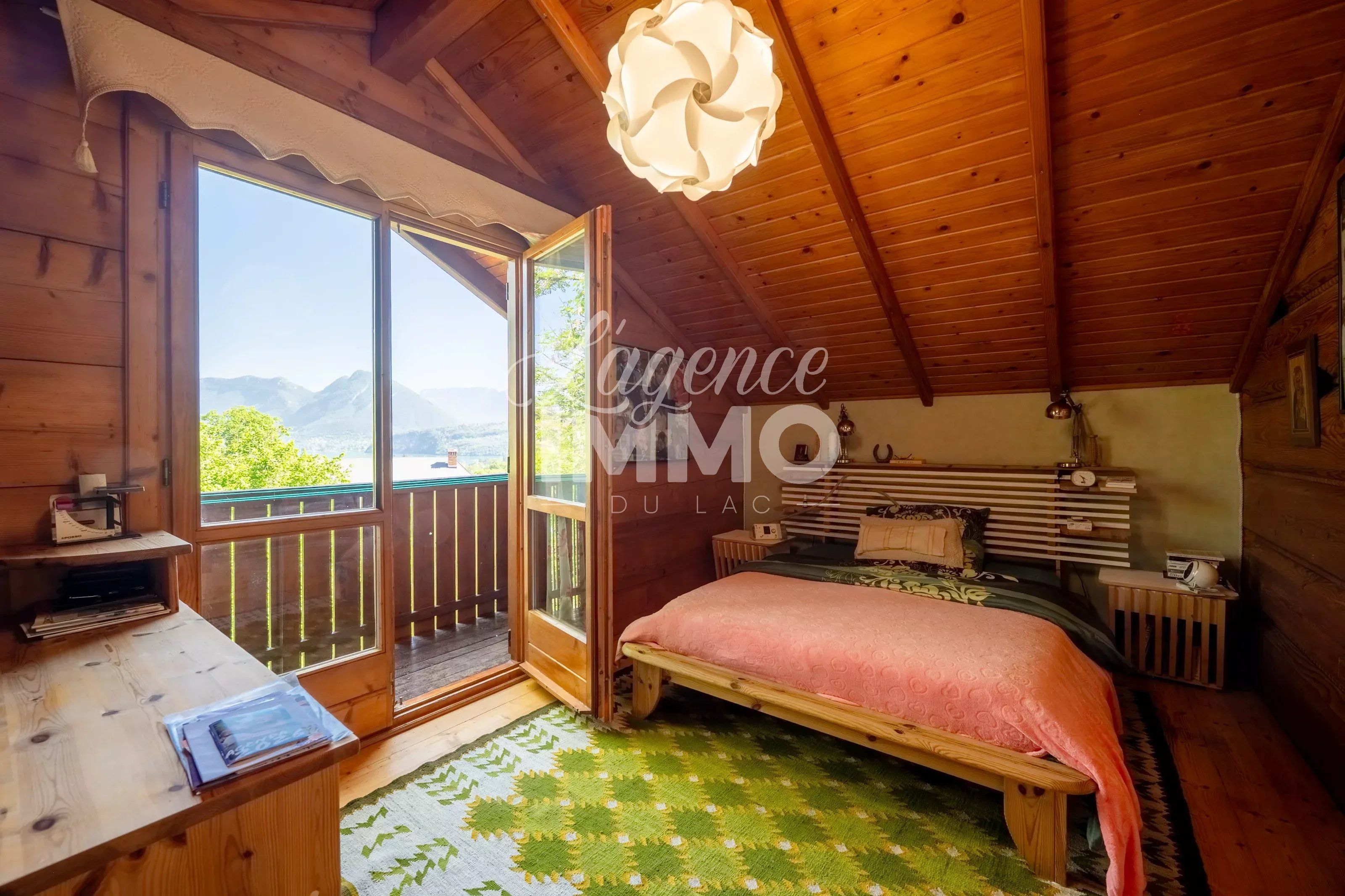 Chalet avec vue lac à St-Jorioz + T2 indépendant