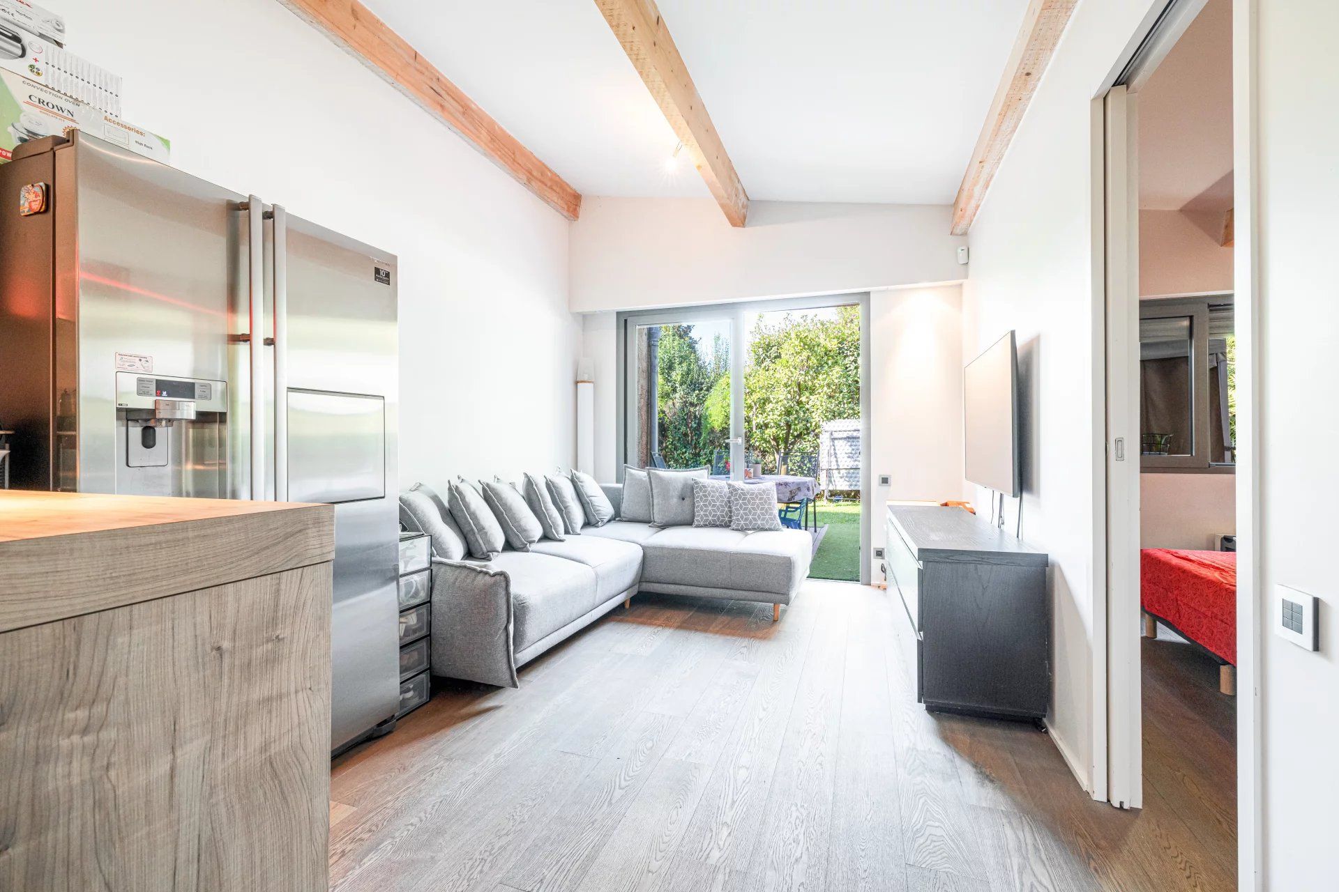 SAINT JEAN CAP FERRAT- modern Apartment/villa, garden, pool, quite area, parking