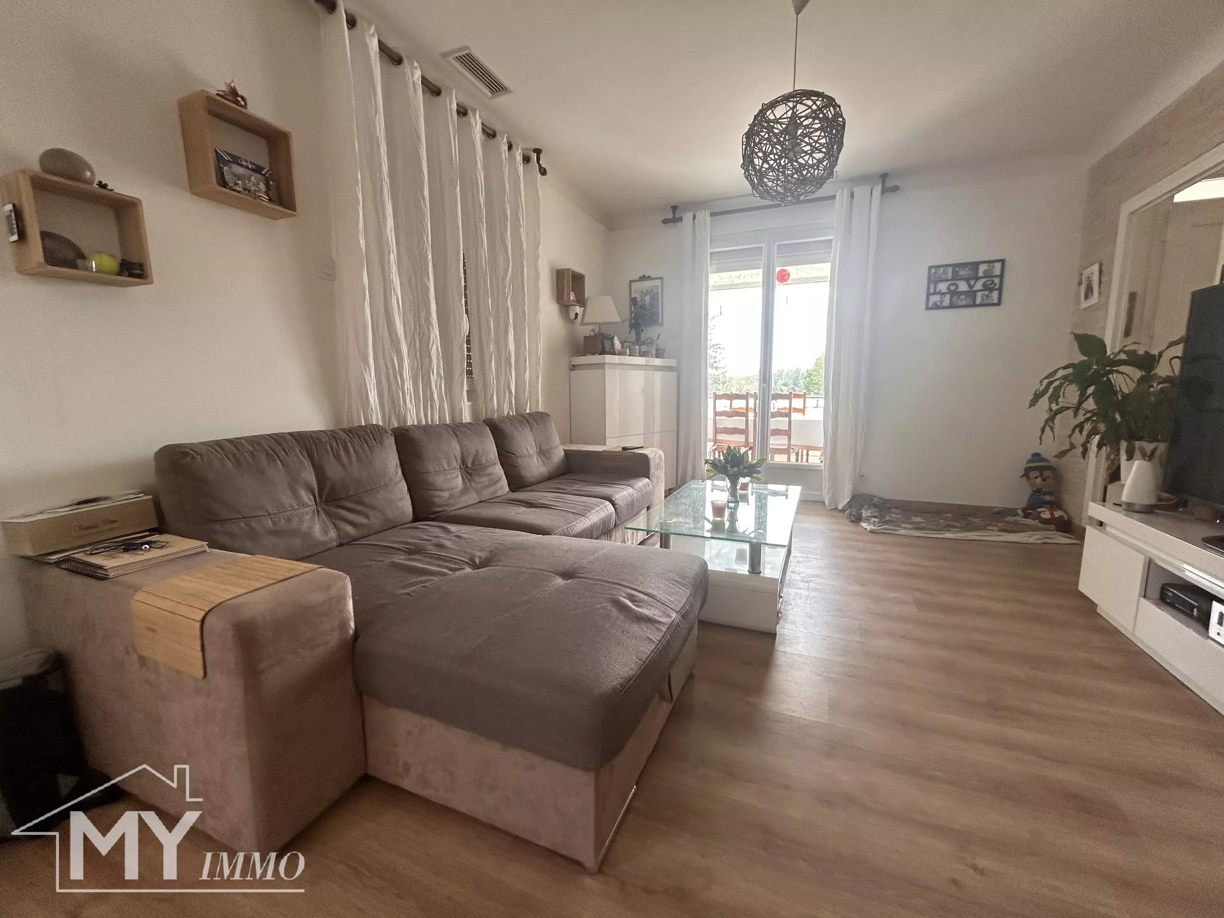 PRIGONRIEUX : Maison familiale avec piscine et grand terrain