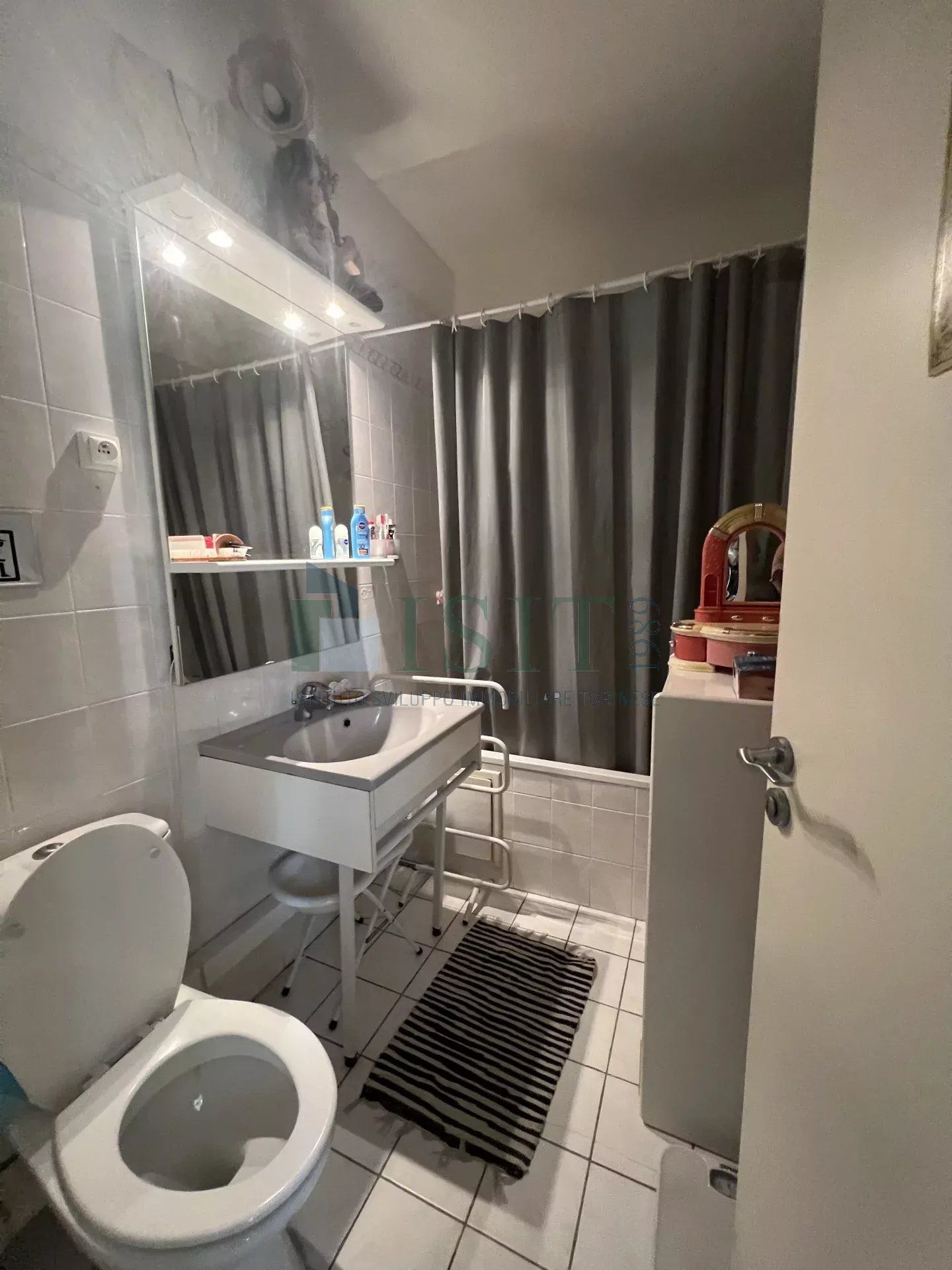 NICE CARRÉ D'OR 9 Rue Alphonse Karr NICE MO4126