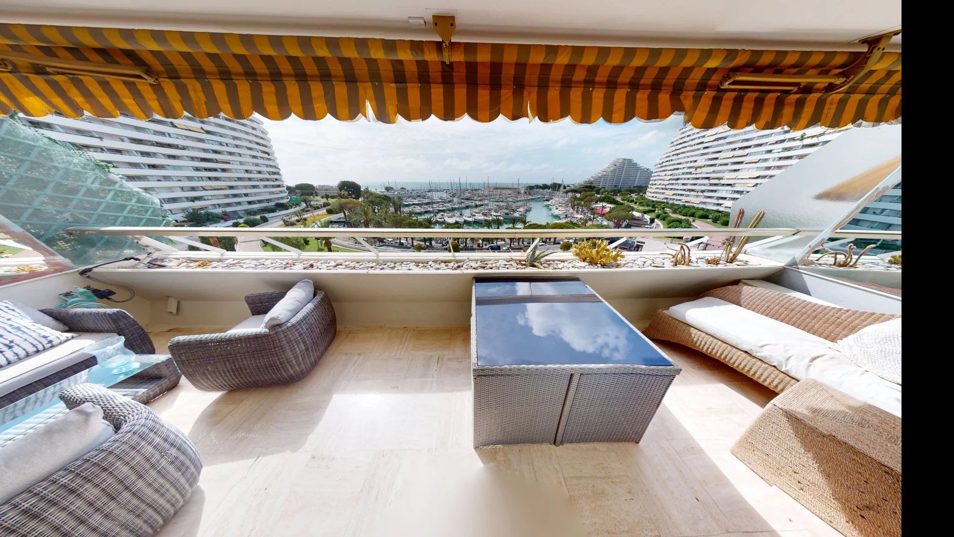 APPARTEMENT 3 PIECES de 68 m² à MARINA BAIE DES ANGES