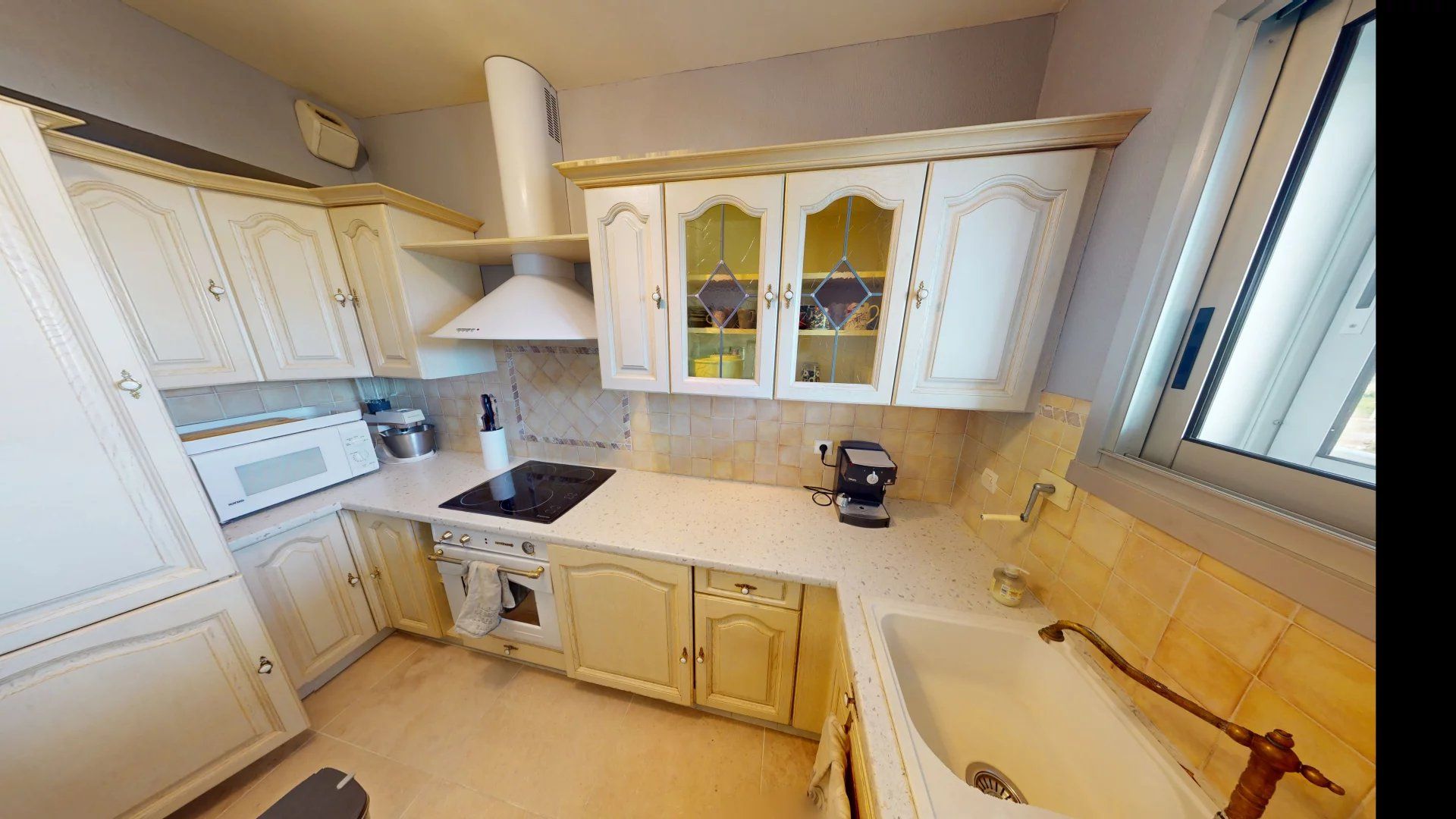 APPARTEMENT 3 PIECES de 68 m² à MARINA BAIE DES ANGES