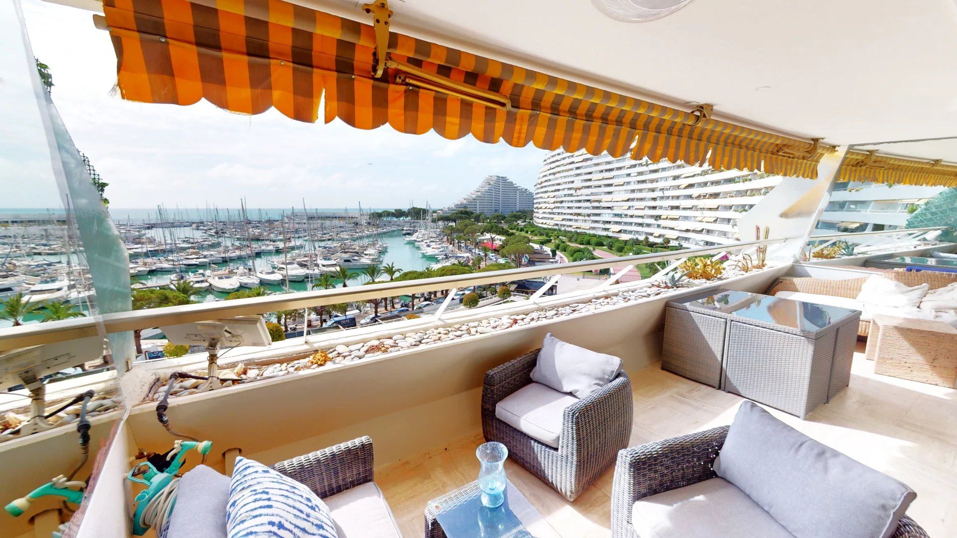 APPARTEMENT 3 PIECES de 68 m² à MARINA BAIE DES ANGES