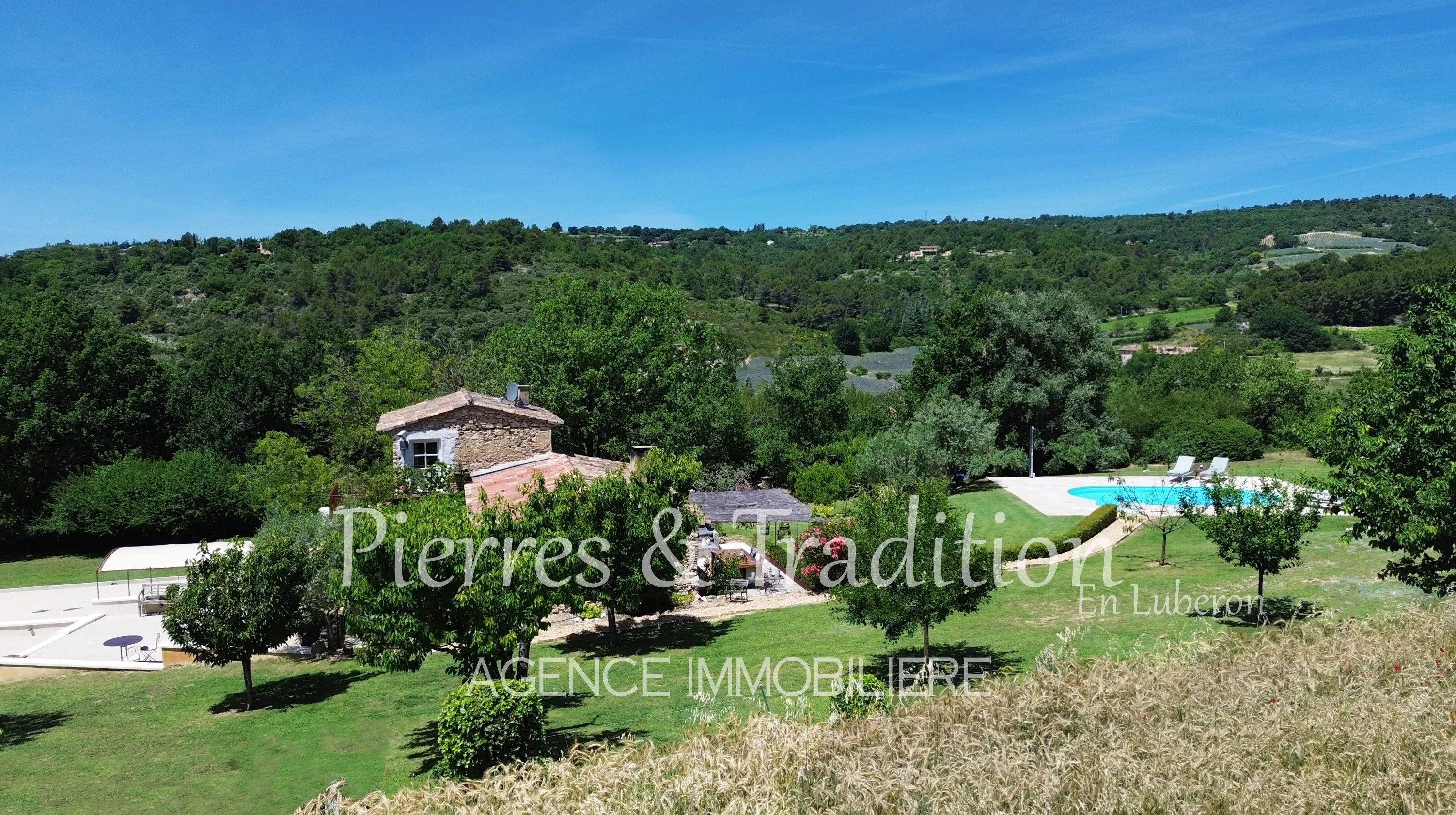Saignon, Ancienne bergerie rénovée avec piscine et vue panoramique sur le Luberon