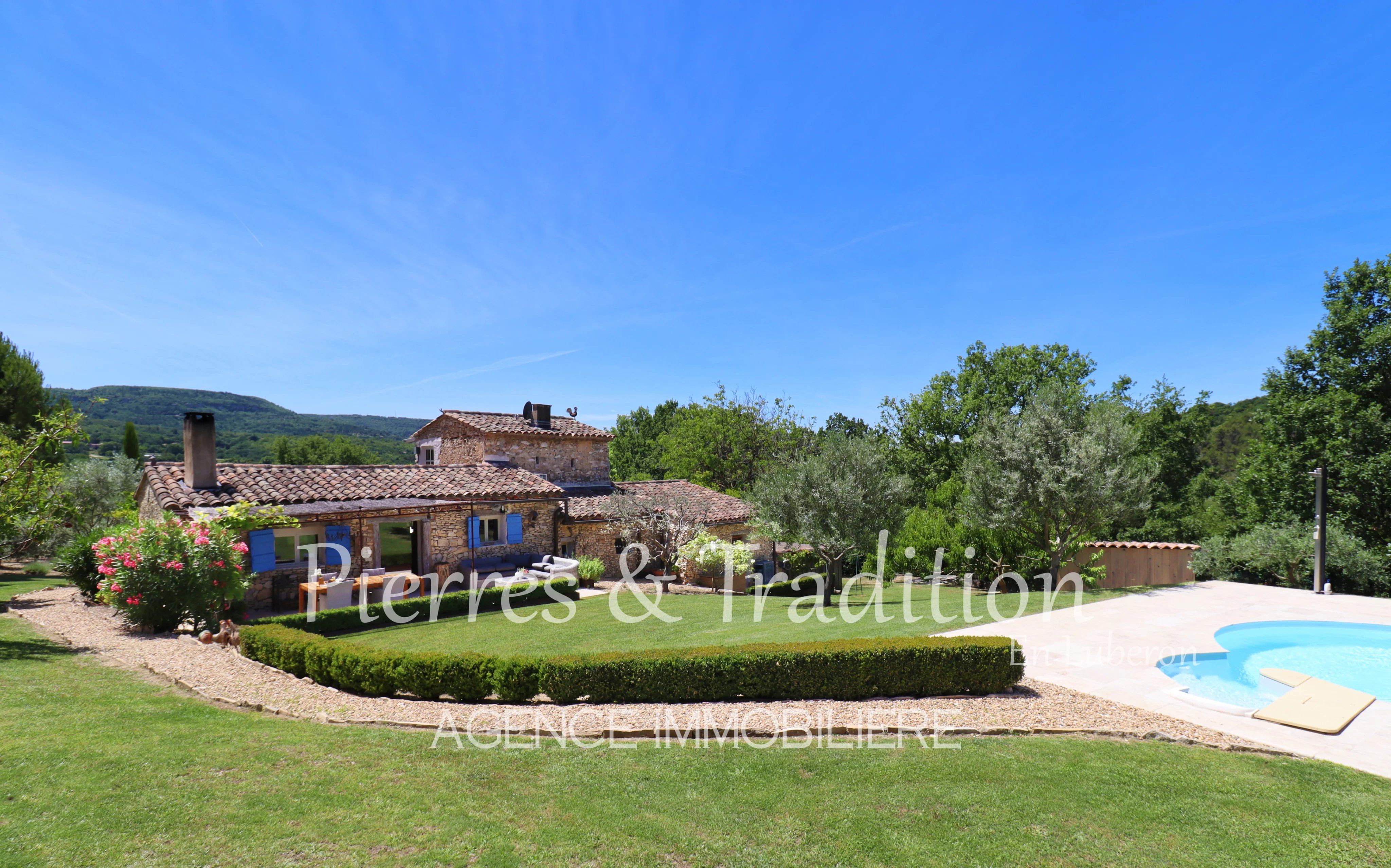 Saignon, Ancienne bergerie rénovée avec piscine et vue panoramique sur le Luberon