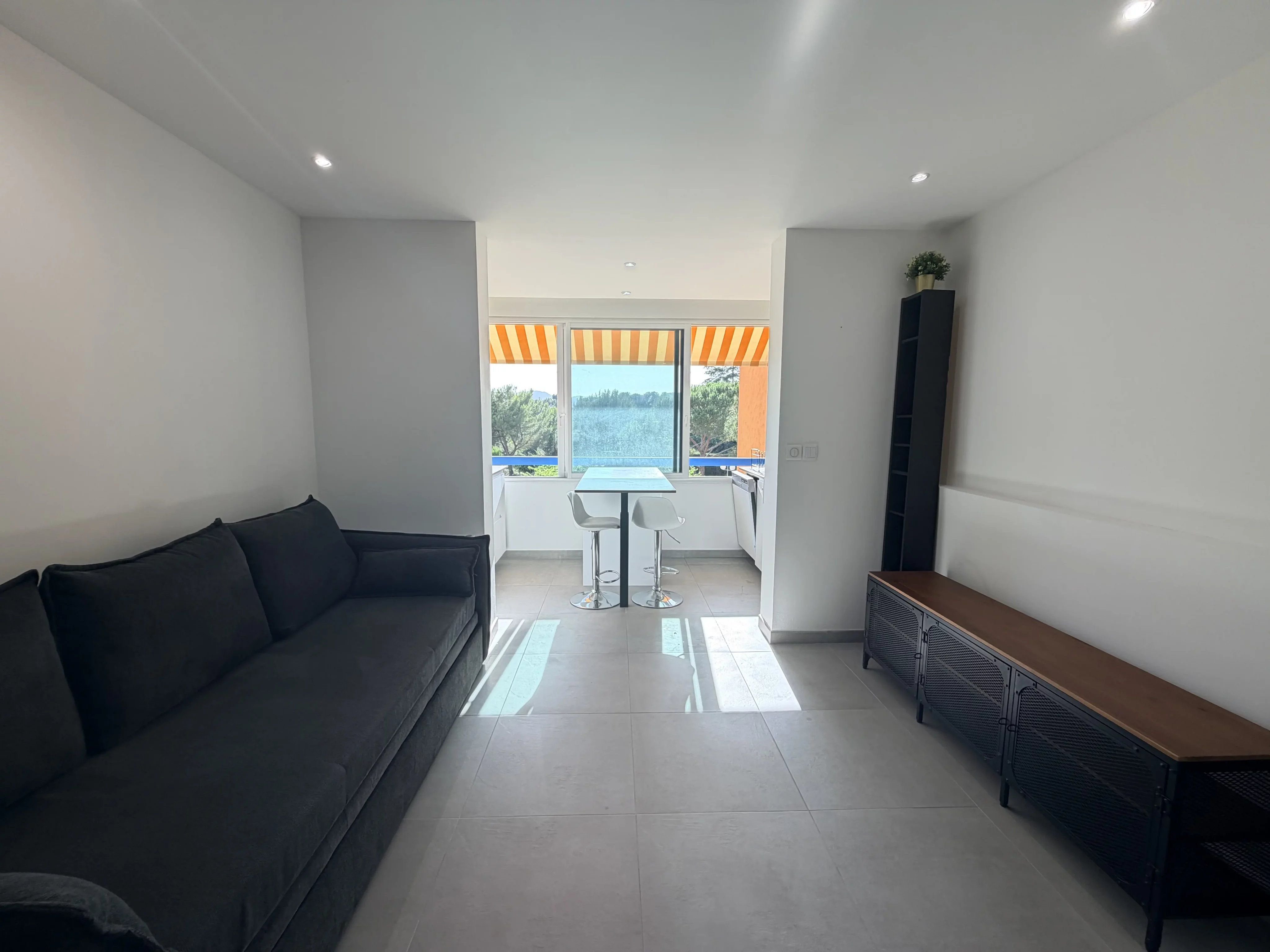 Location studio meublé avec vue mer , La Ciotat