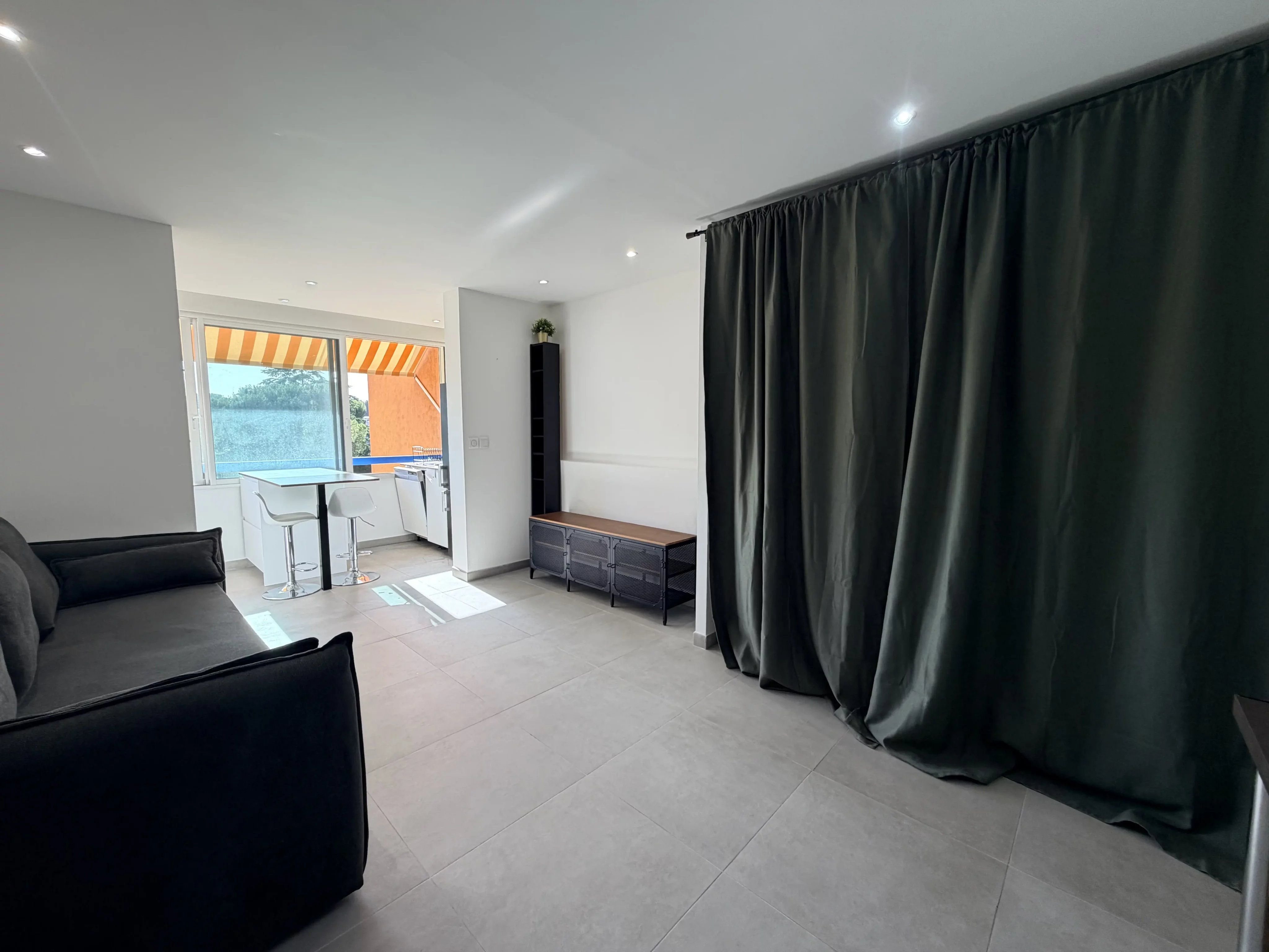 Location studio meublé avec vue mer , La Ciotat