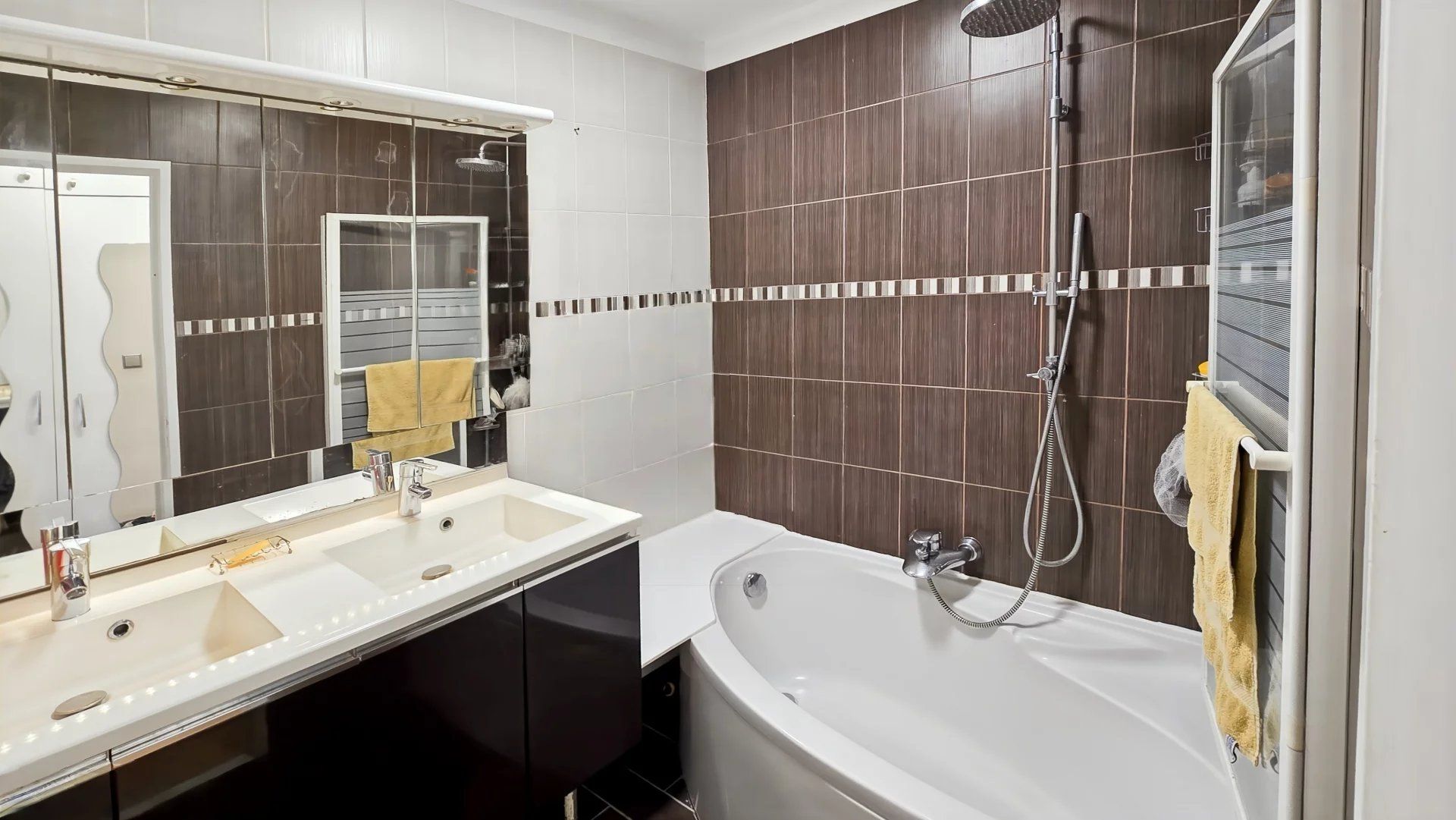 NICE OUEST / SAINT ANTOINE DE LA GINESTIERE - Appartement meublé 2/3 pièces avec jardin - 1750€/mois CC