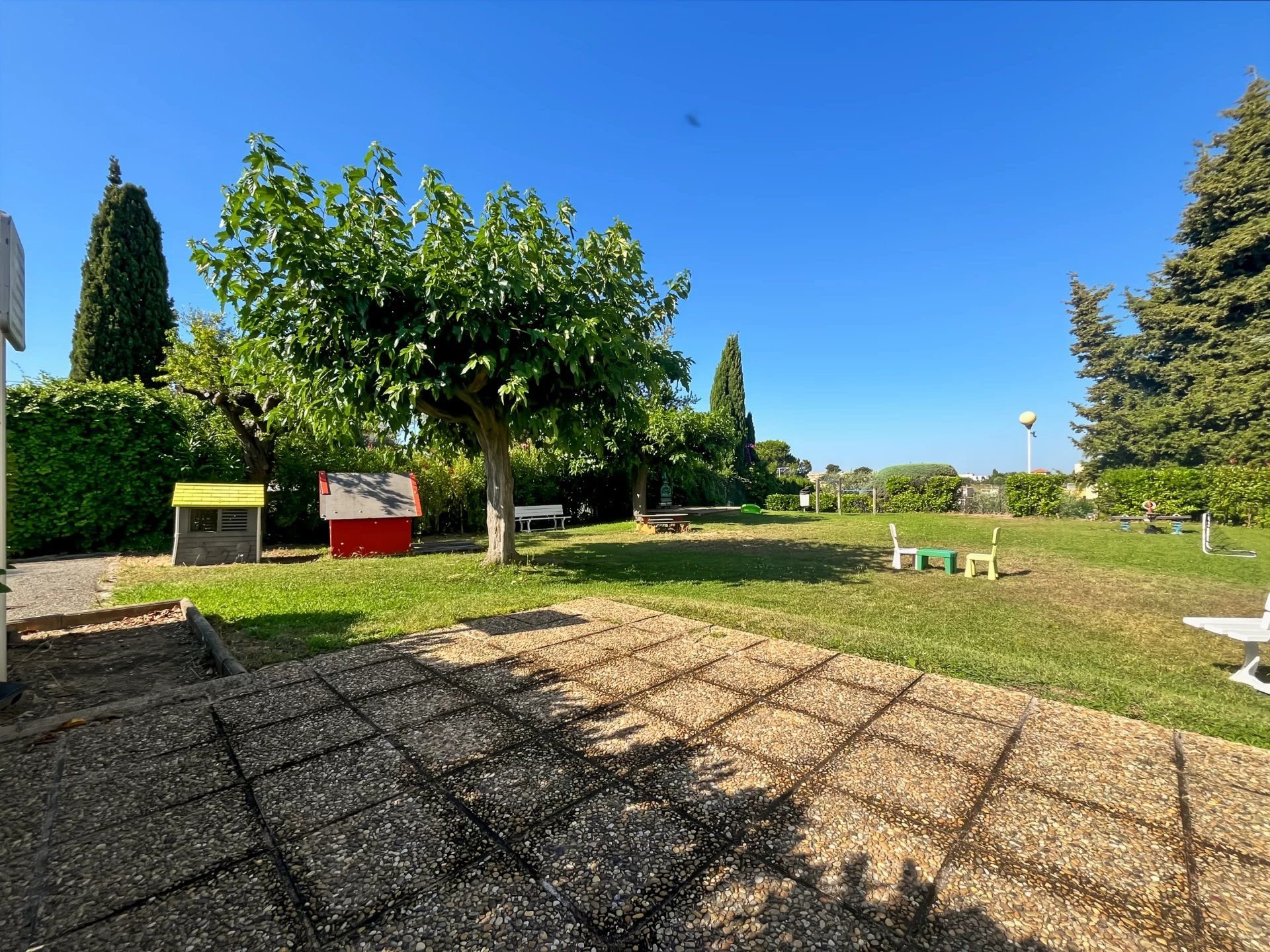 NICE OUEST / SAINT ANTOINE DE LA GINESTIERE - Appartement meublé 2/3 pièces avec jardin - 1750€/mois CC
