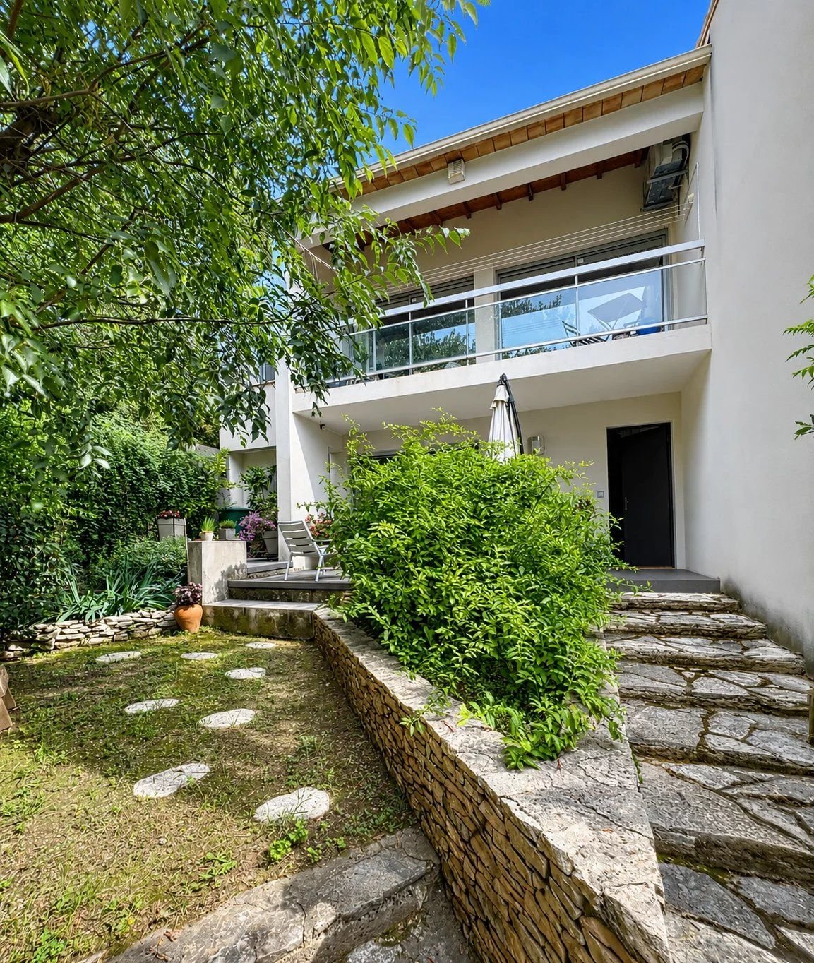 Nîmes, Jean Jaurès/Henri Revoil neighborhood, townhouse, 3 bedrooms, 110m2, garage and parking
