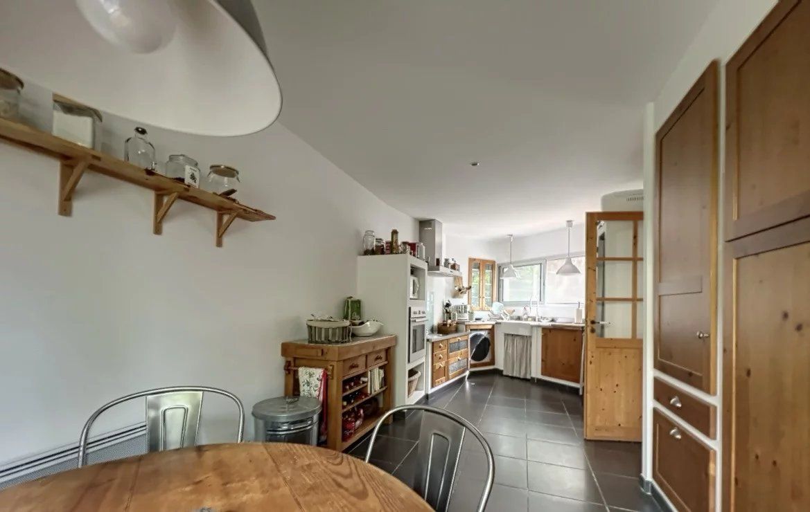 Nîmes, Jean Jaurès/Henri Revoil neighborhood, townhouse, 3 bedrooms, 110m2, garage and parking