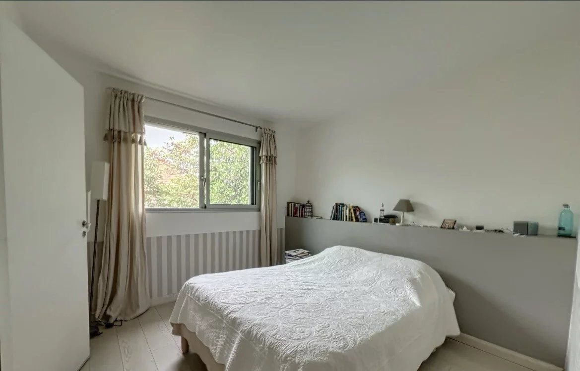 Nîmes, Jean Jaurès/Henri Revoil neighborhood, townhouse, 3 bedrooms, 110m2, garage and parking