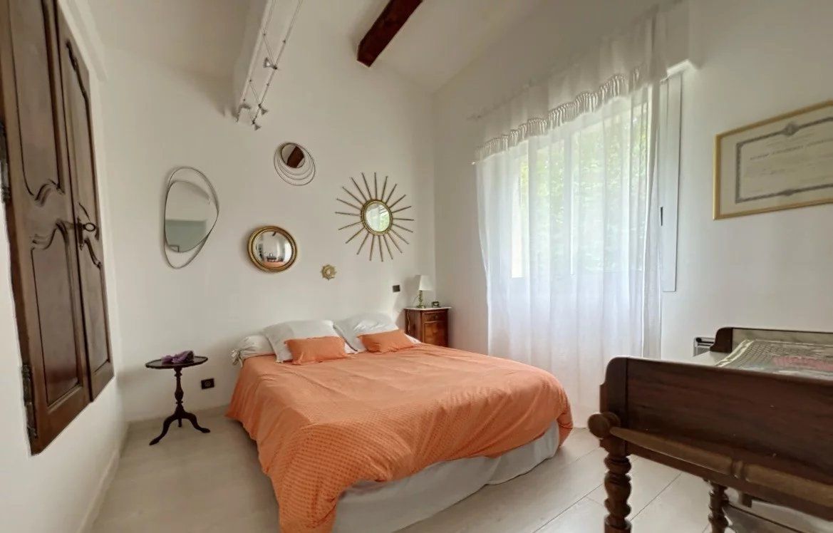 Nîmes, Jean Jaurès/Henri Revoil neighborhood, townhouse, 3 bedrooms, 110m2, garage and parking