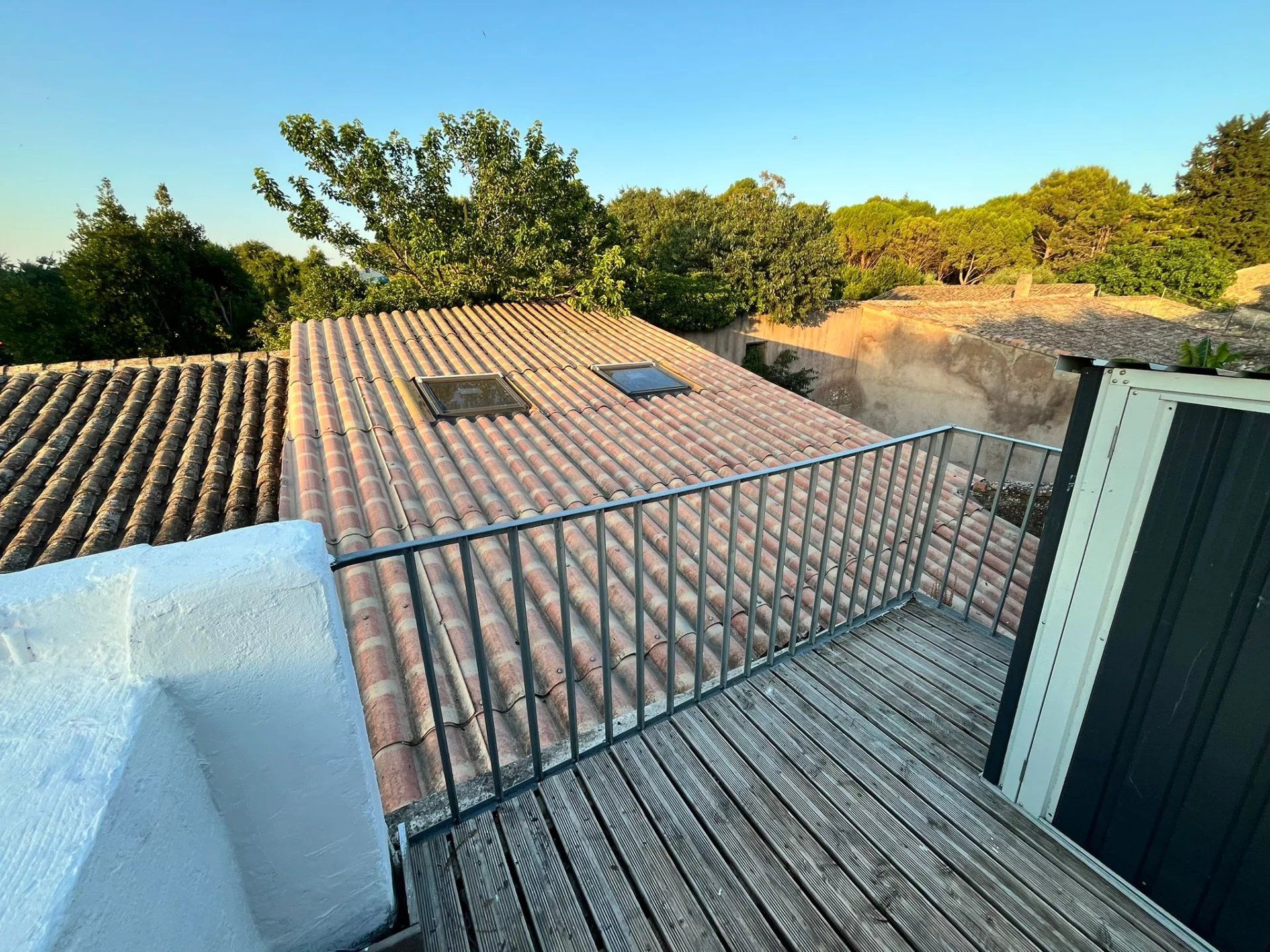 appartement avec terrasse calme, cuisine équipée.