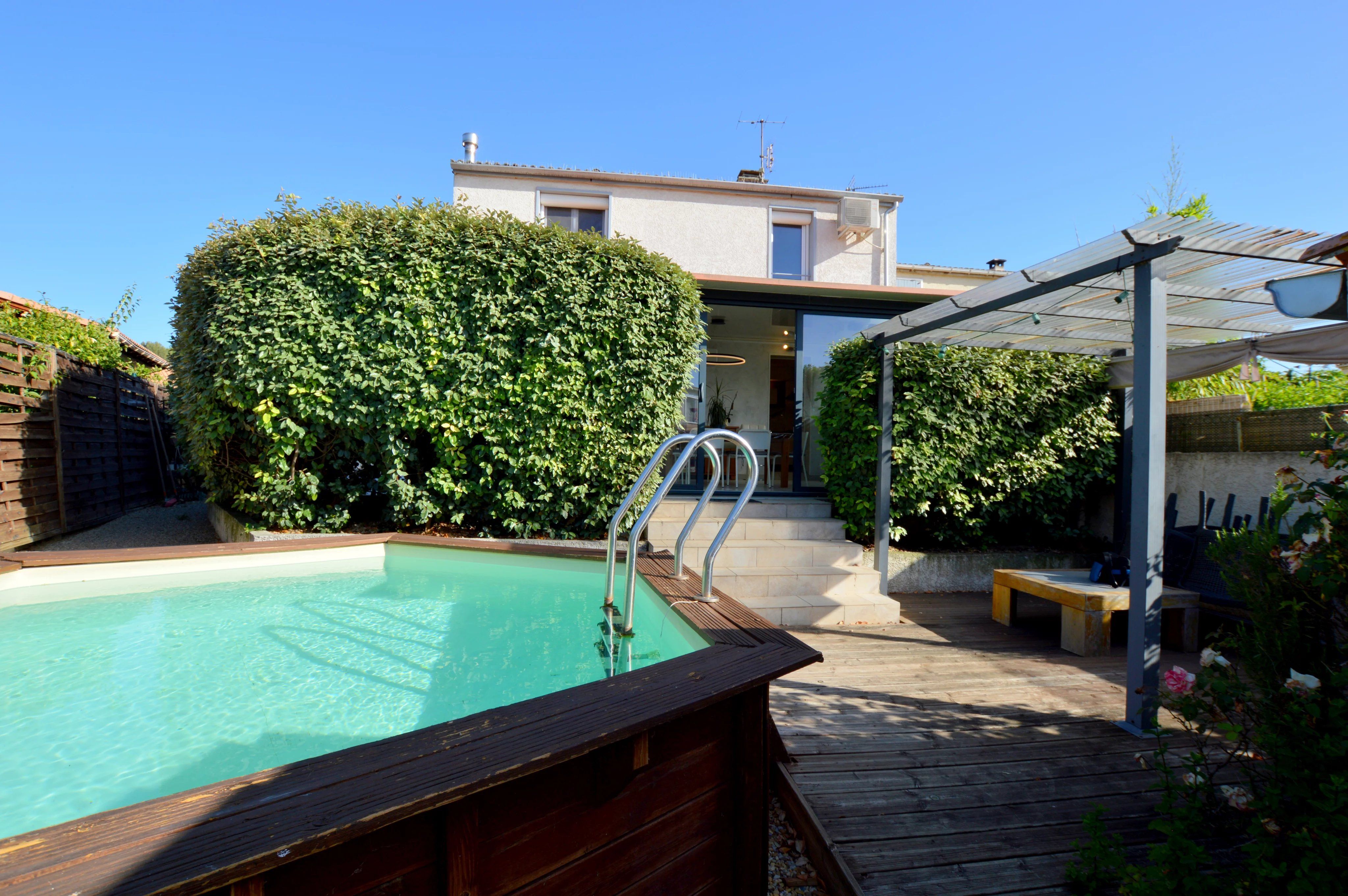 4-bedroom house with 120 sqm living space, 27 sqm veranda, garage, swimming pool – Vauvert 30600, peaceful location