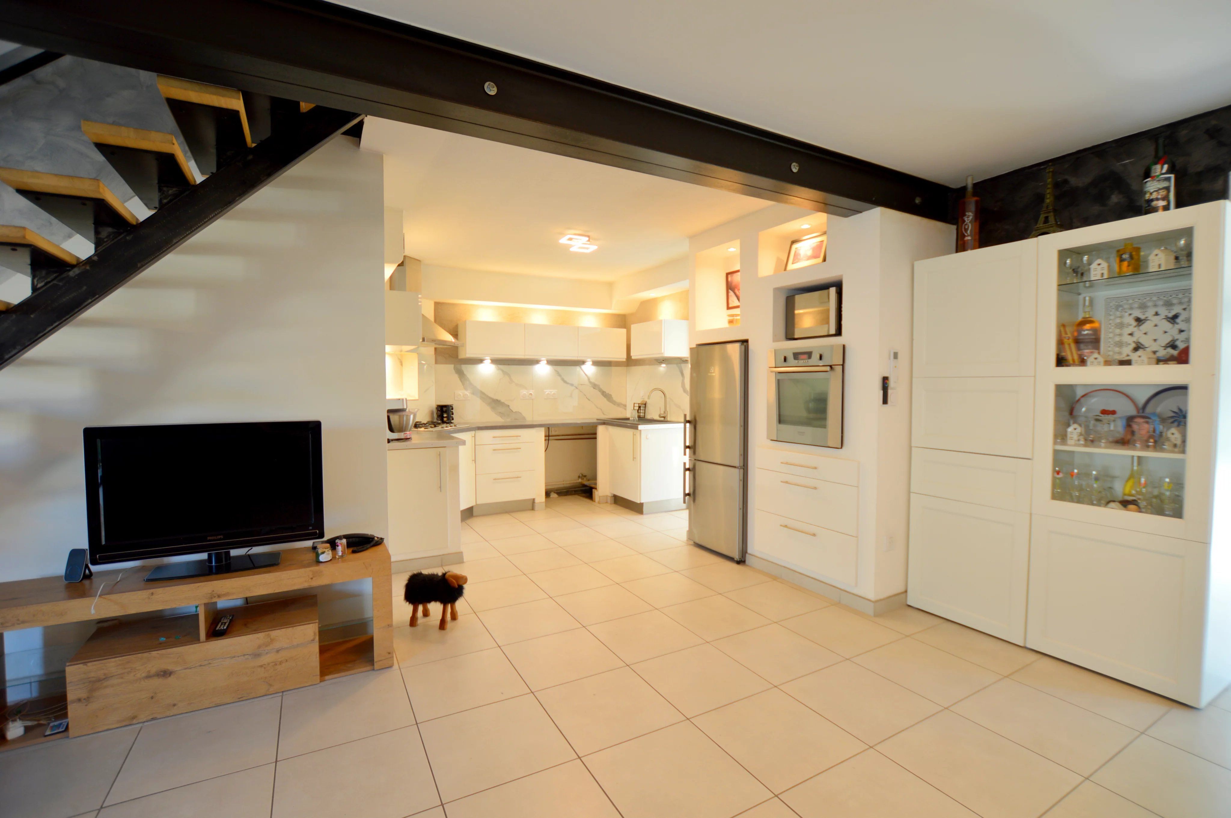 4-bedroom house with 120 sqm living space, 27 sqm veranda, garage, swimming pool – Vauvert 30600, peaceful location