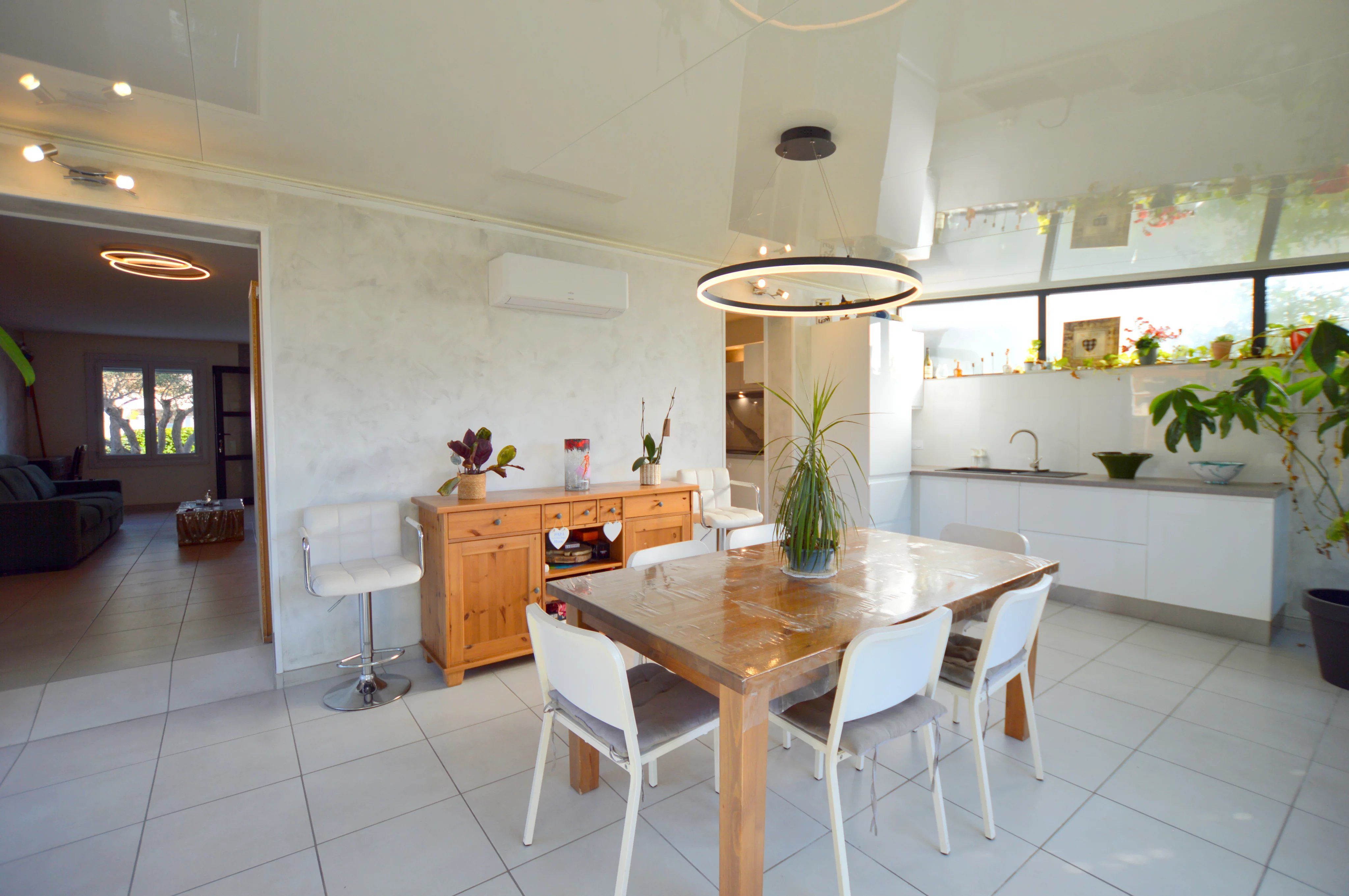 4-bedroom house with 120 sqm living space, 27 sqm veranda, garage, swimming pool – Vauvert 30600, peaceful location