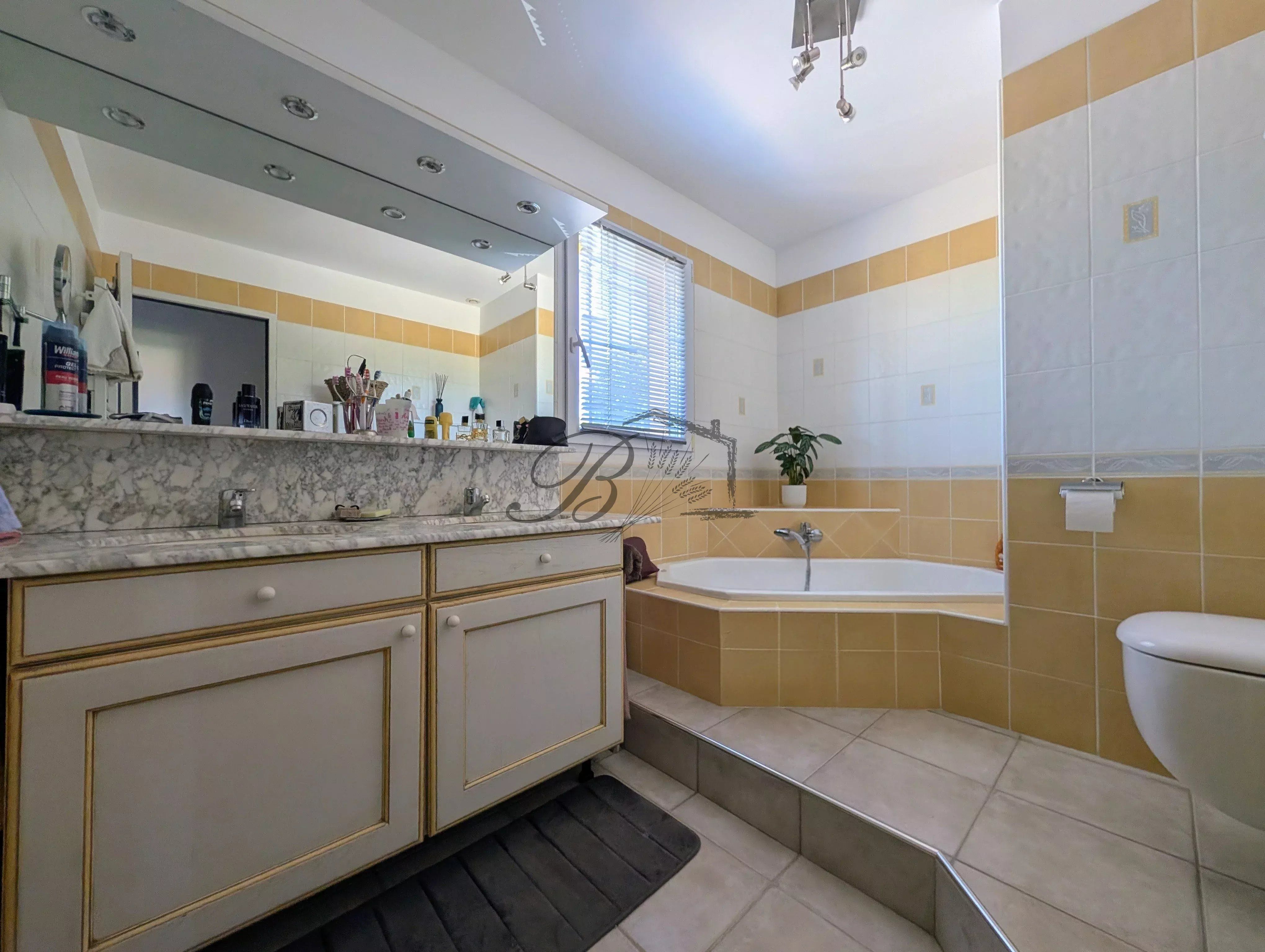 Villa contemporaine de 151 m² avec piscine, spa et prestations de qualité – Pertuis