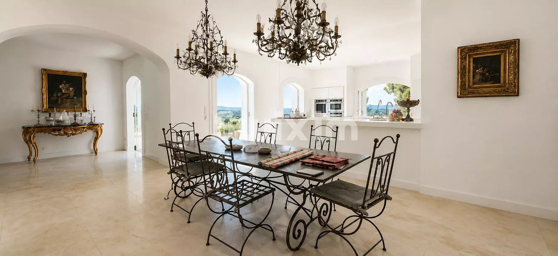 villa provencale avec une vue magnifique