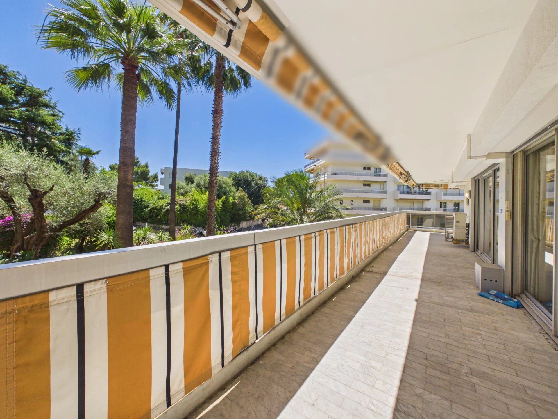 MAS DE TANIT – SUPERBE 4 PIÈCES AVEC VUE MER ET TERRASSE D'ANGLE DE 55 M²