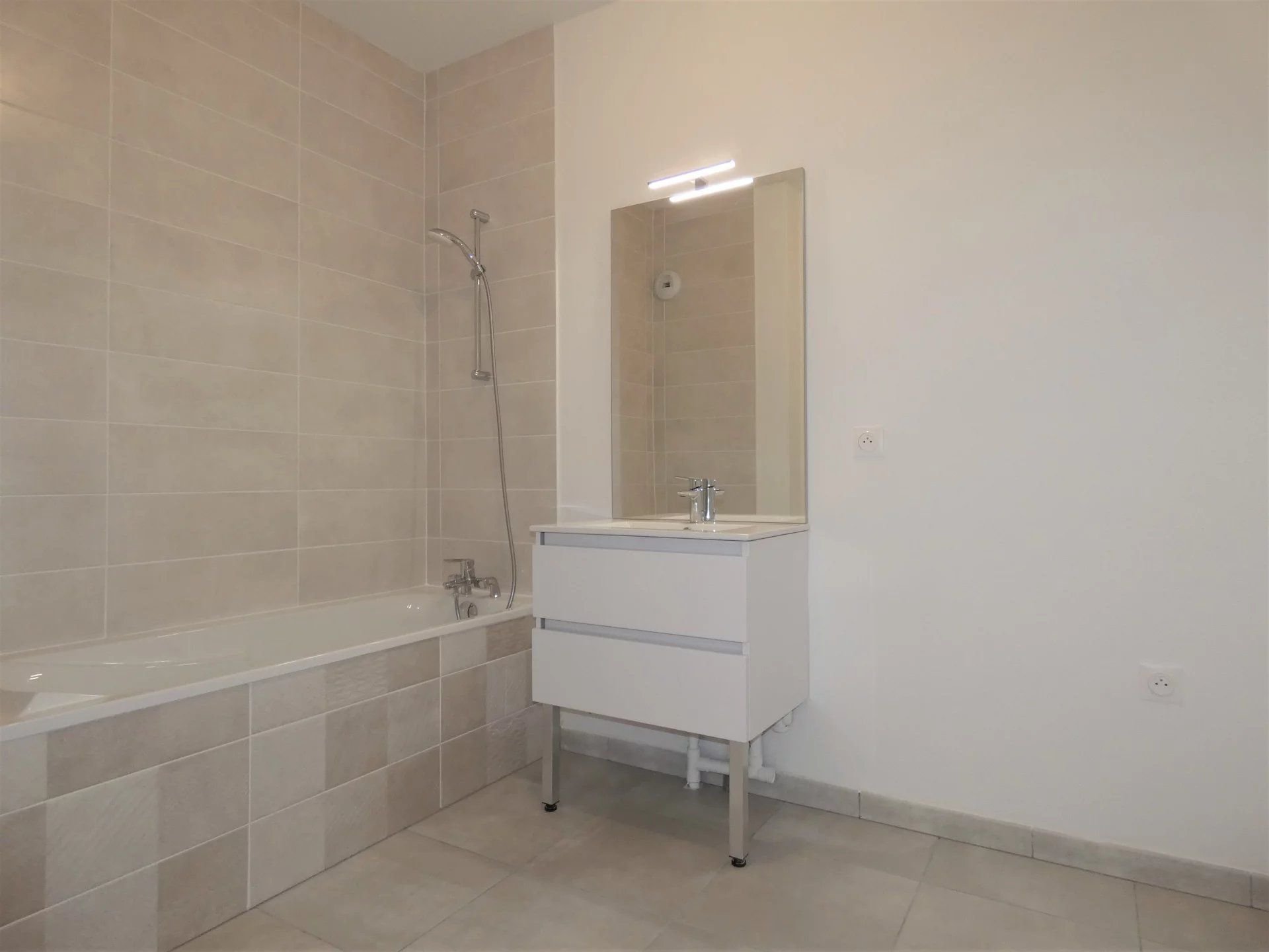 APPARTEMENT - "PRAGUE"