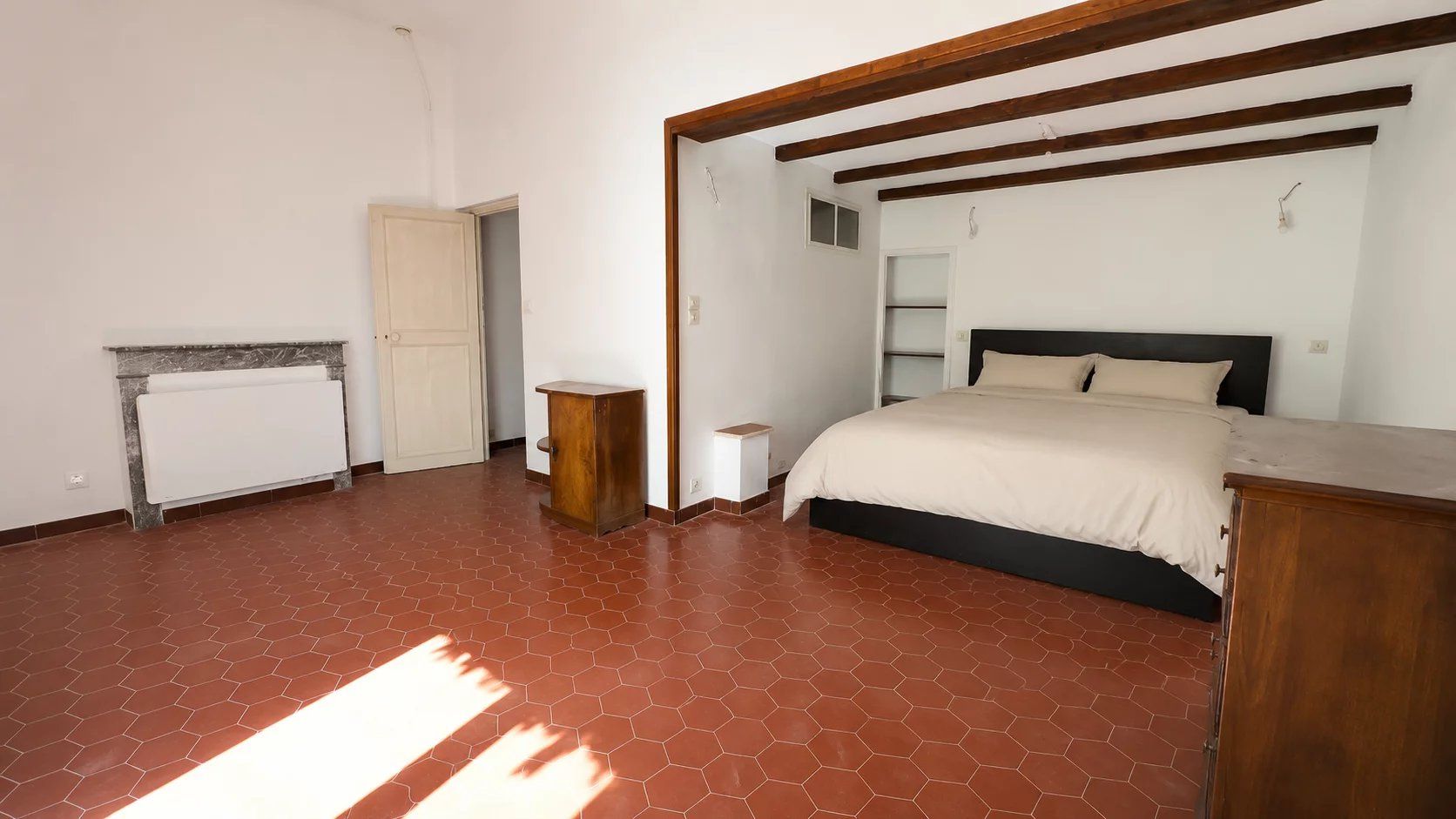Meyreuil appartement meublé T3 avec deux terrasses et place parking