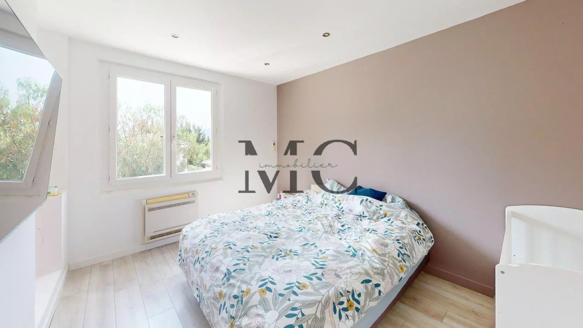 PROPRIETE -  EOURES - AUBAGNE