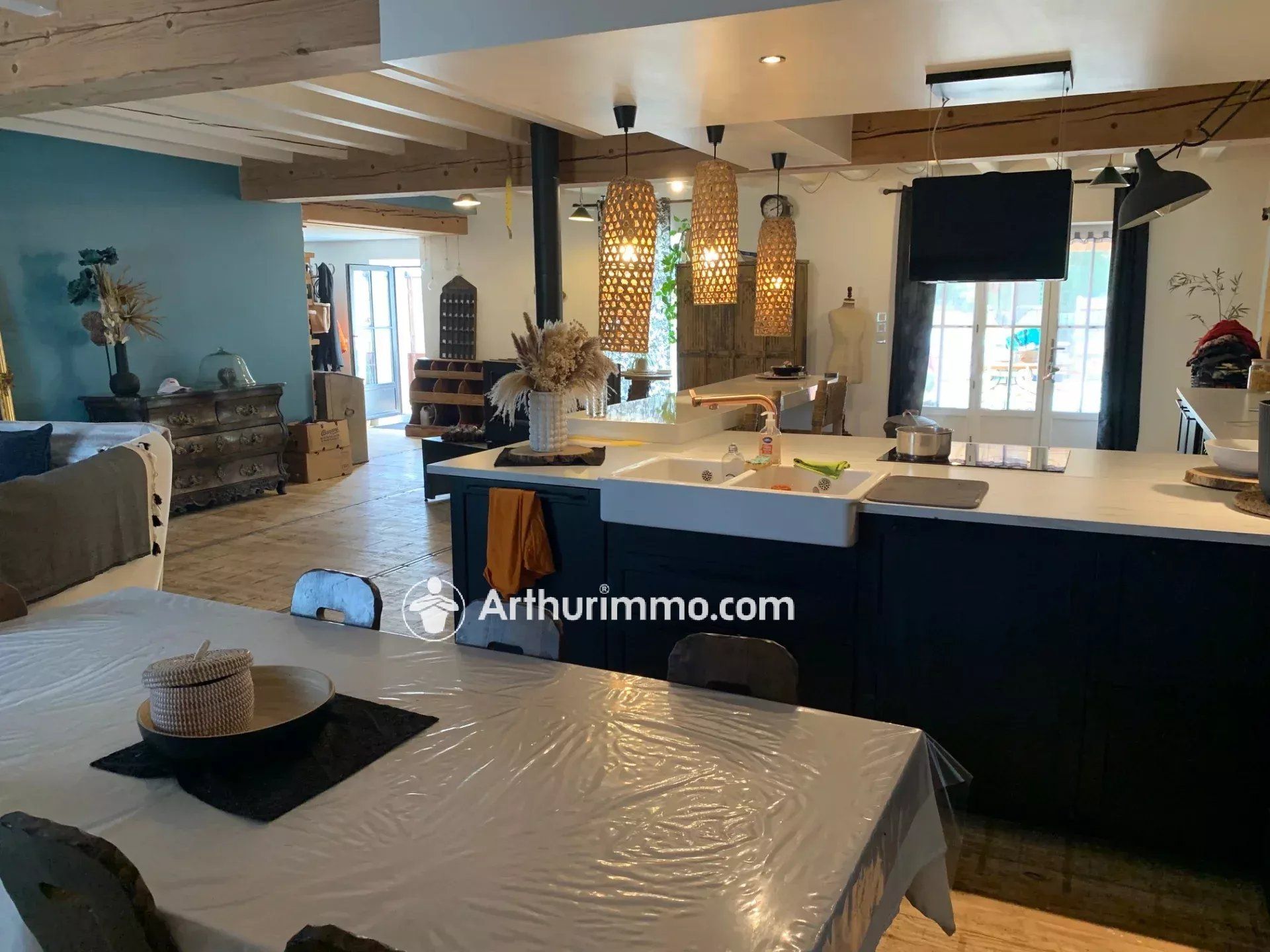 Belle maison de caractère de 225 m² avec grand terrain clos