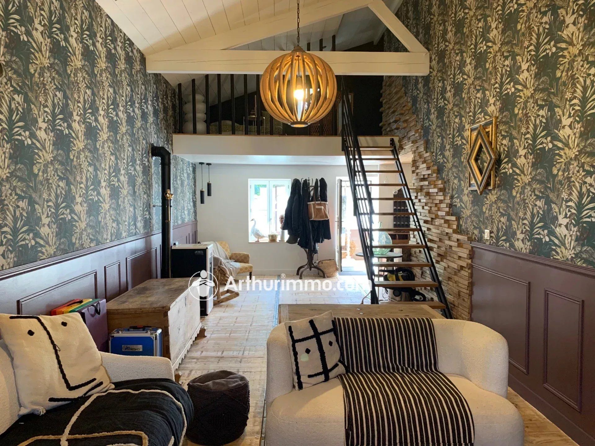 Belle maison de caractère de 225 m² avec grand terrain clos