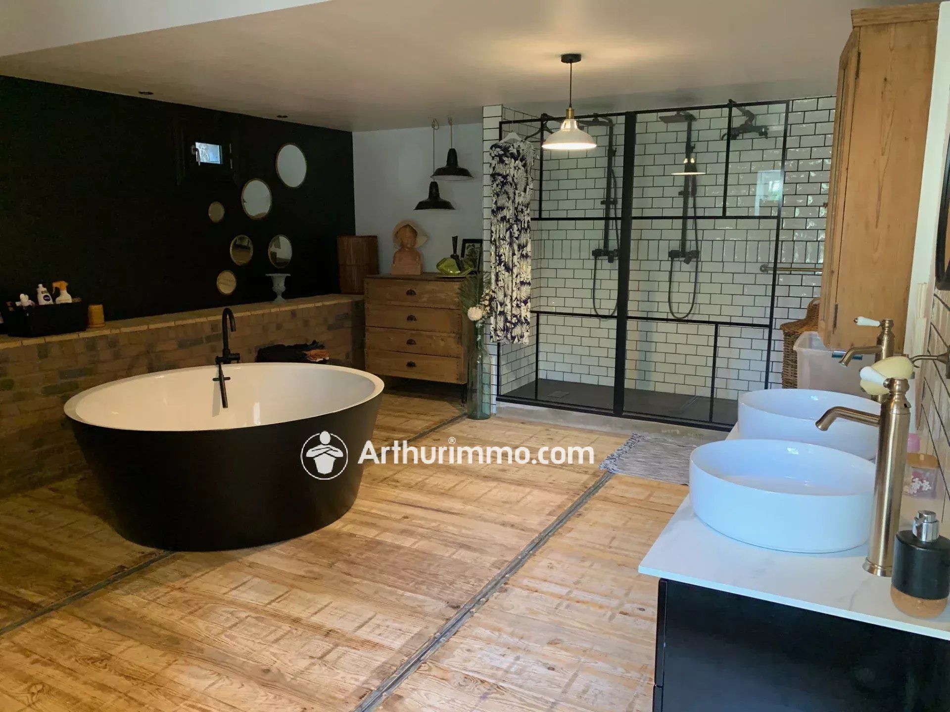 Belle maison de caractère de 225 m² avec grand terrain clos