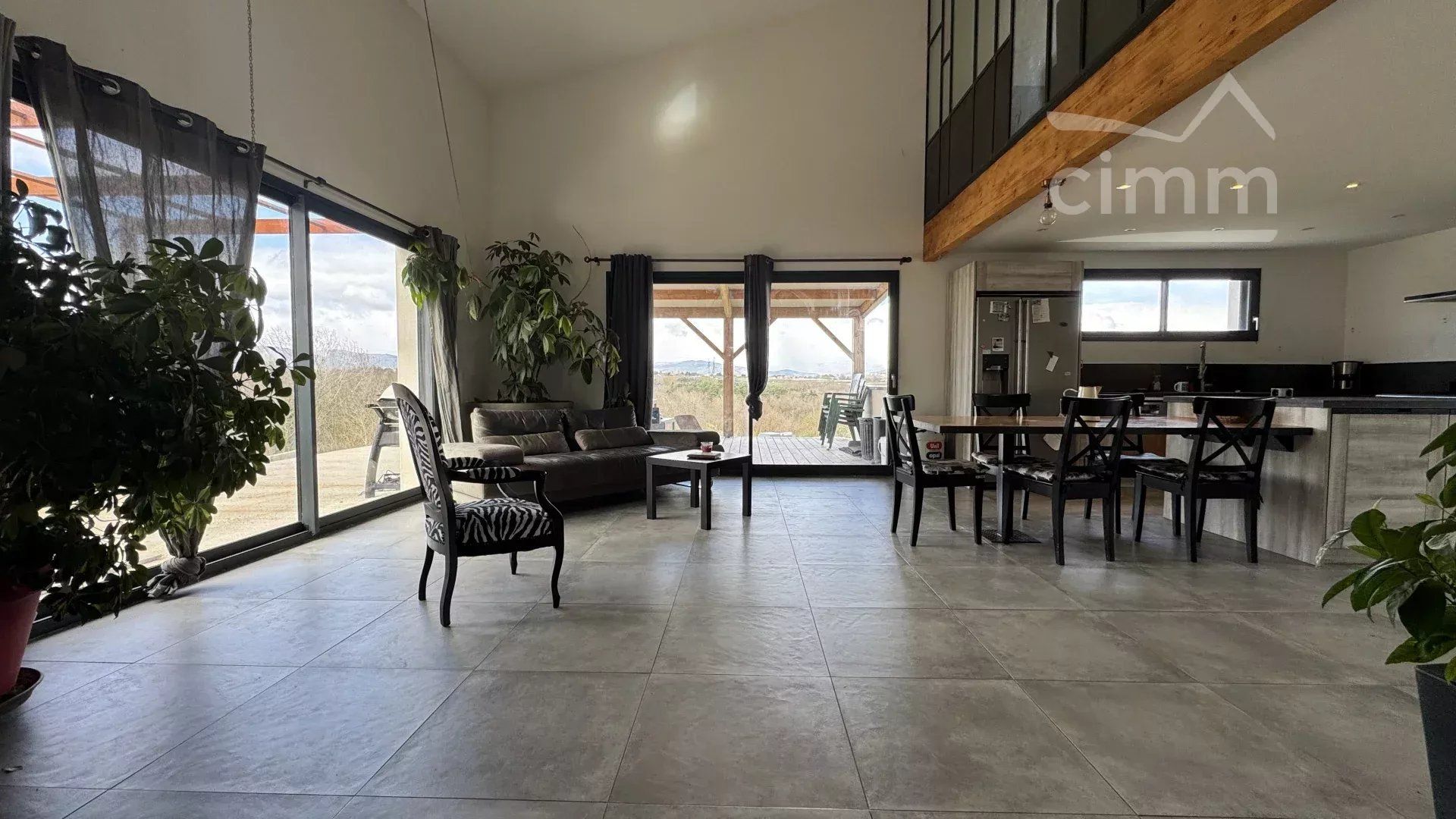 Villa contemporaine 2017 de 161 m² avec vue sur le Pilat à Thorrenc