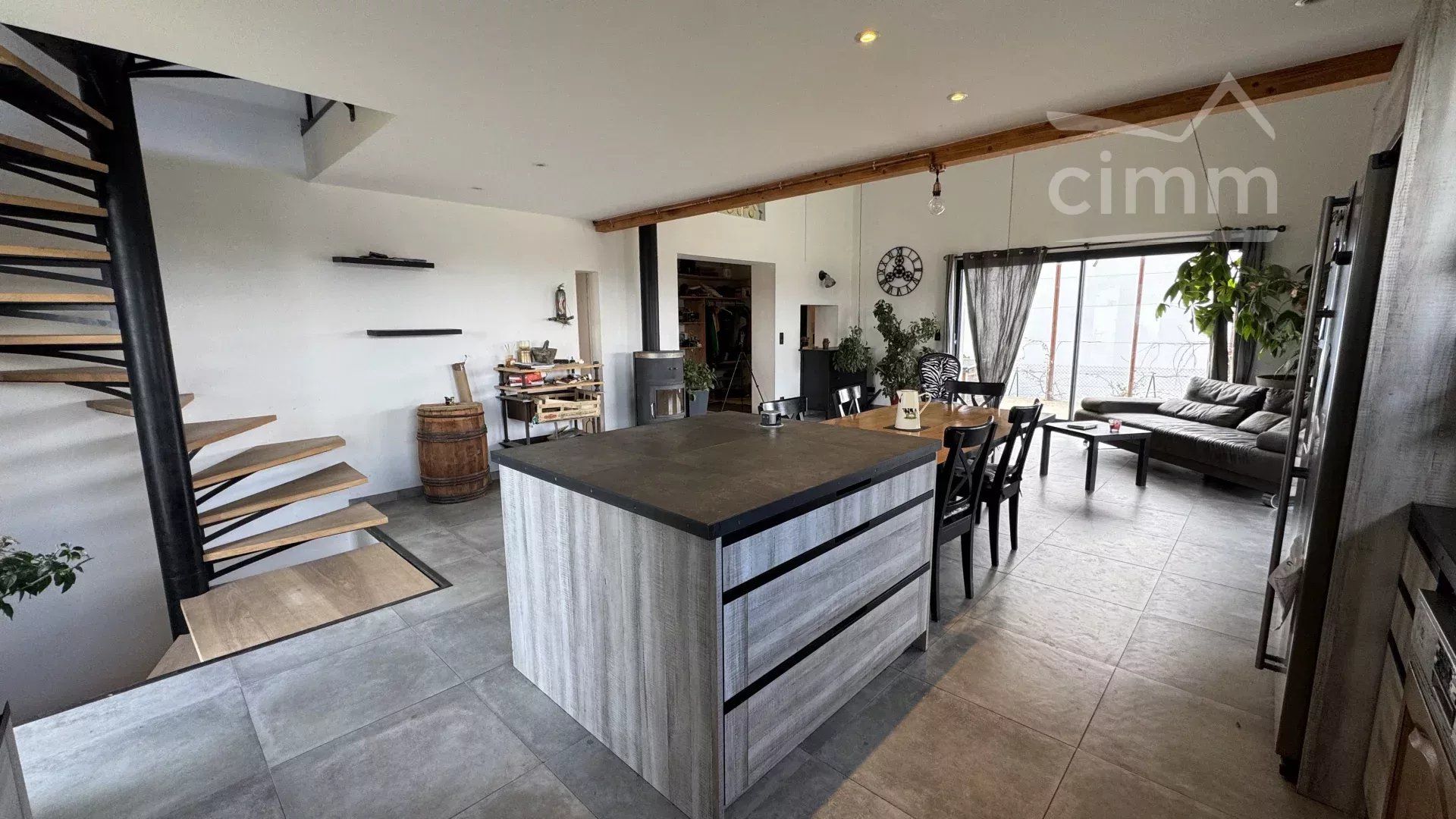 Villa contemporaine 2017 de 161 m² avec vue sur le Pilat à Thorrenc