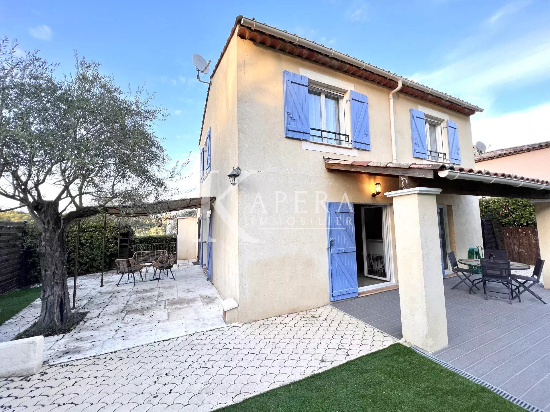 LOCATION VILLA 5P- VALBONNE-PISCINE
