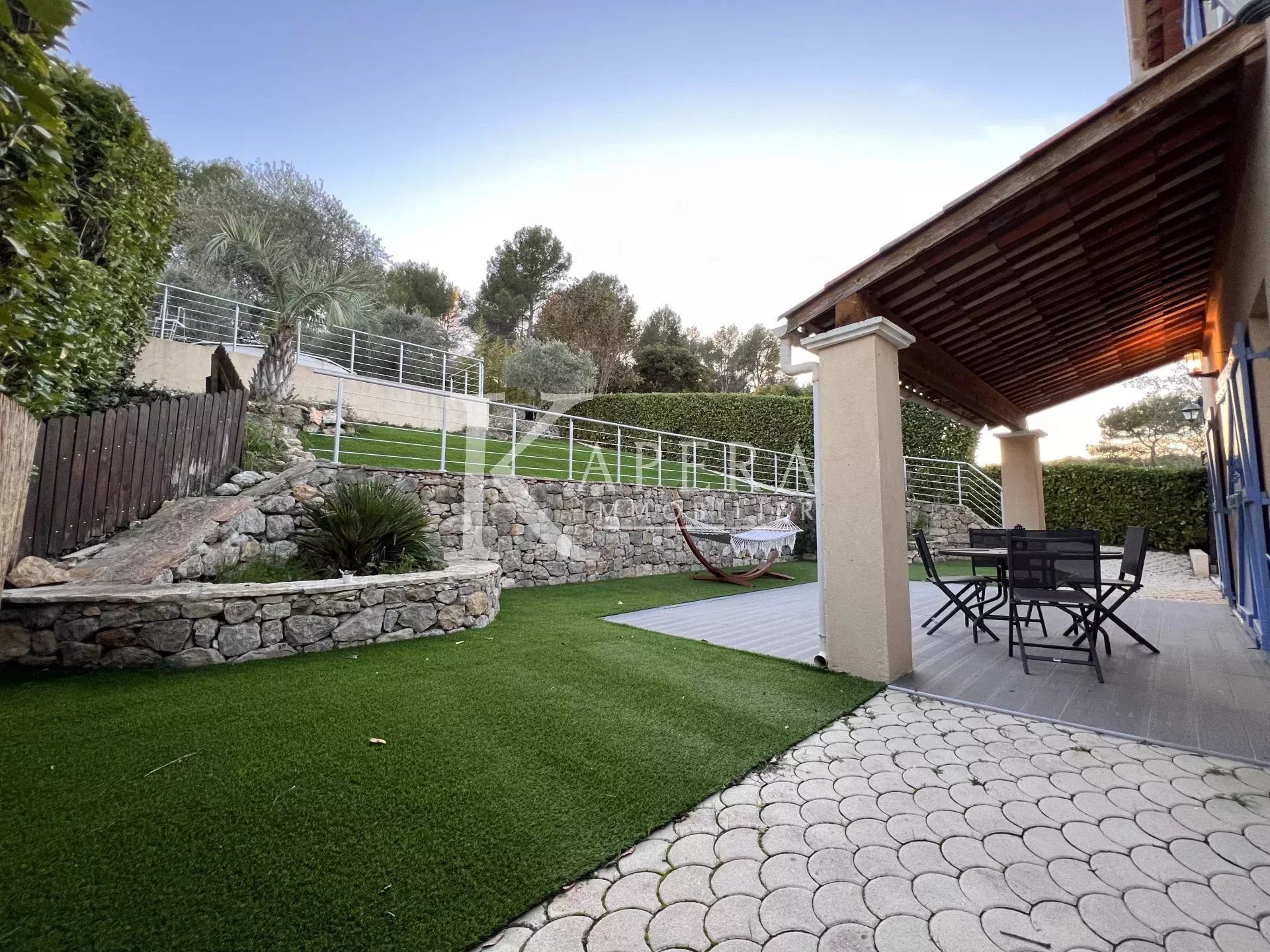 LOCATION VILLA 5P- VALBONNE-PISCINE