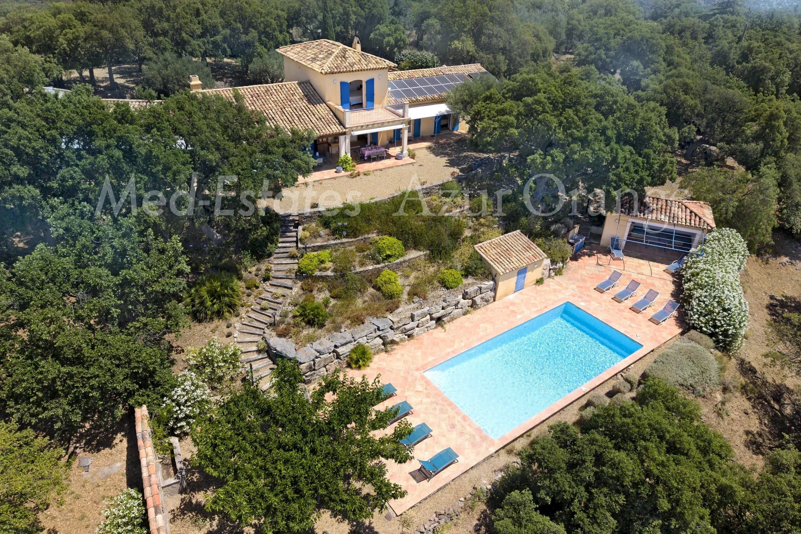 Superbe villa provençale avec piscine à Le Plan-de-la-Tour