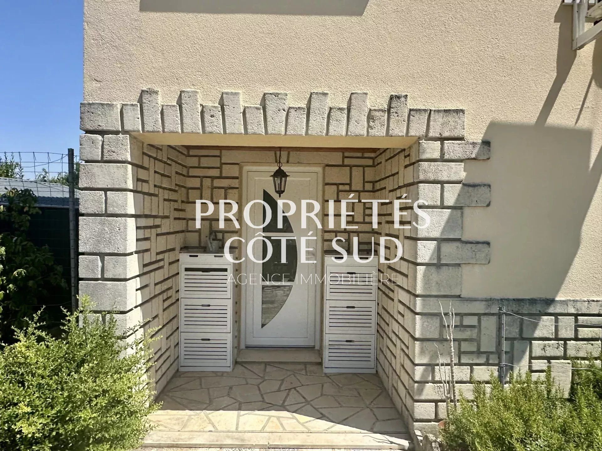 Maison 135 m2 avec terrain 585 m2 et piscine