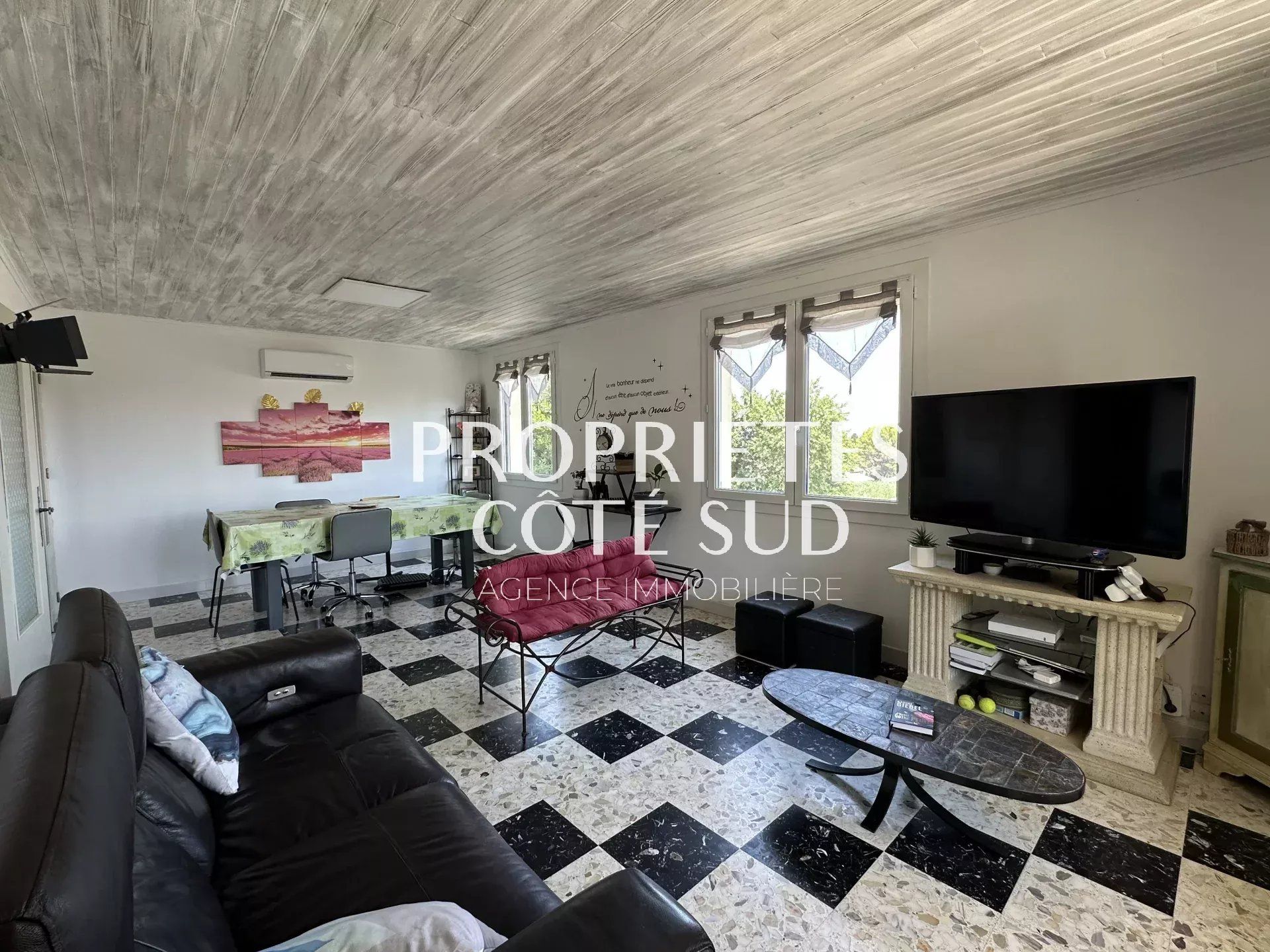 Maison 135 m2 avec terrain 585 m2 et piscine