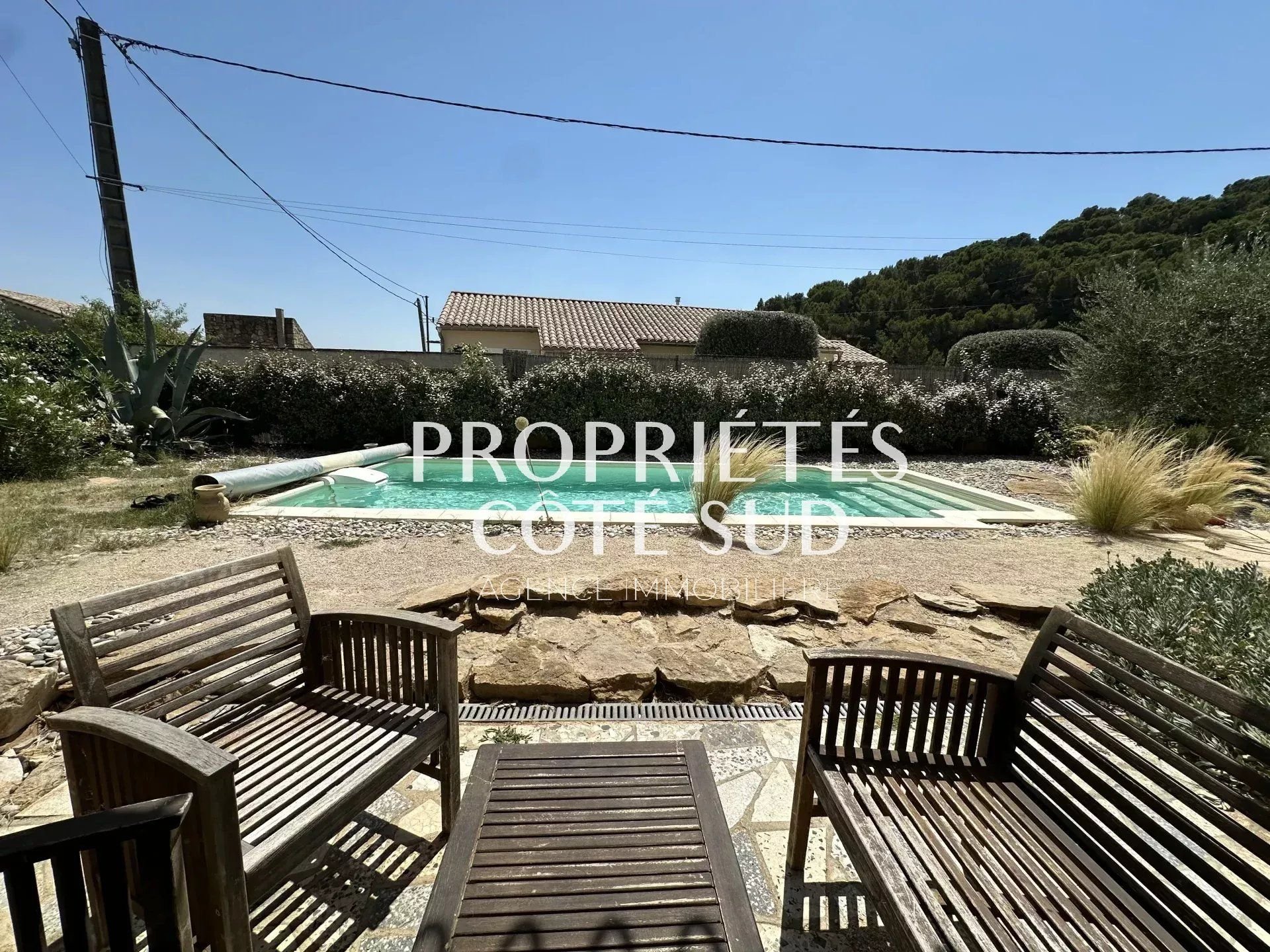 Maison 135 m2 avec terrain 585 m2 et piscine