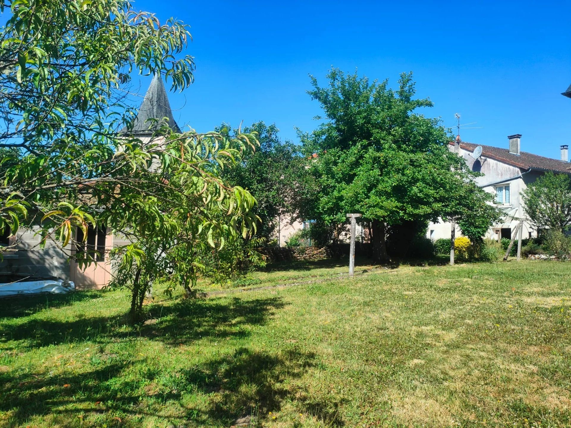 Charmante maison de village à Champagnac-la-Rivière