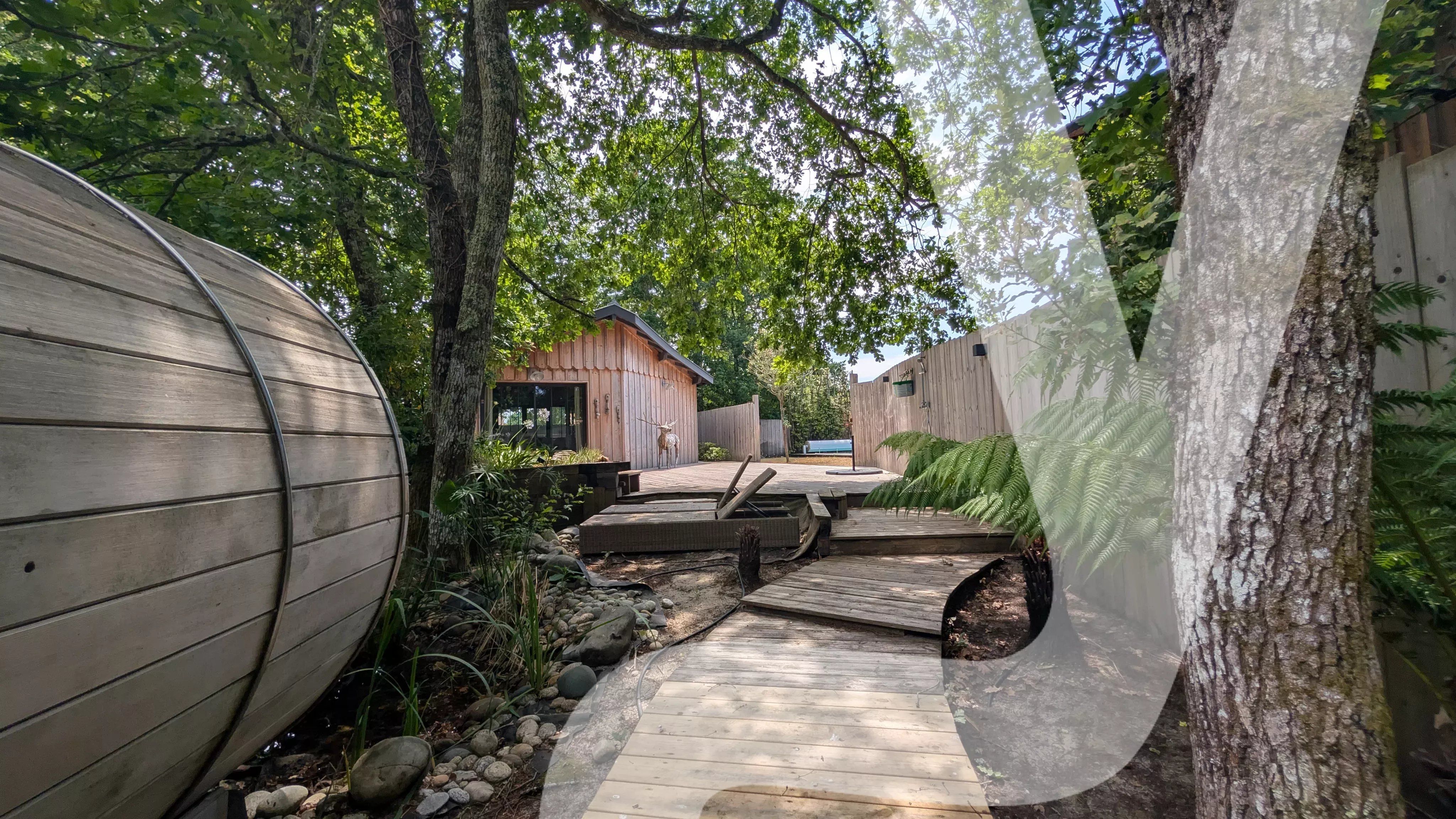 Propriété d'exception avec lodge indépendant et piscine chauffée