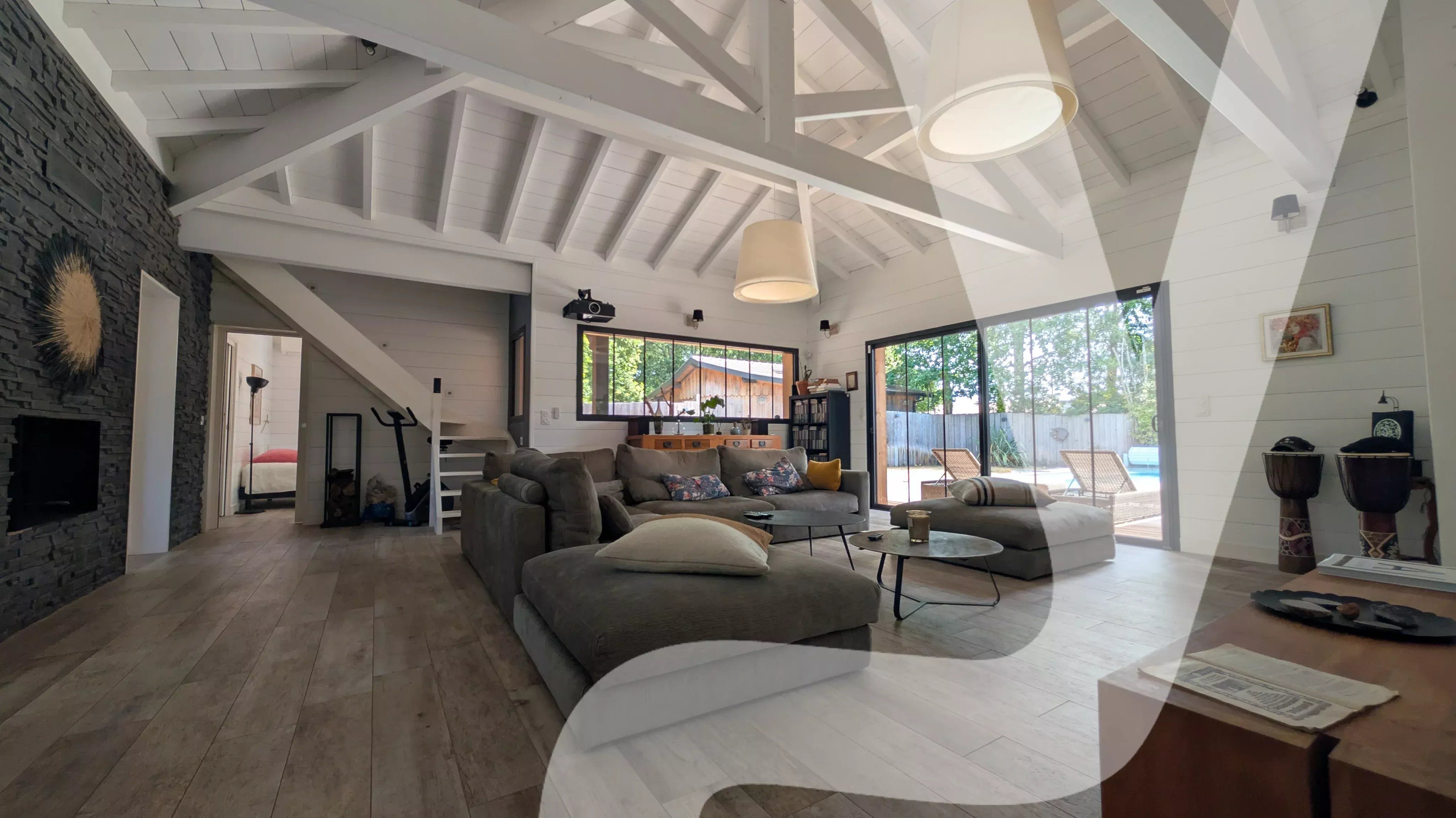 Propriété d'exception avec lodge indépendant et piscine chauffée