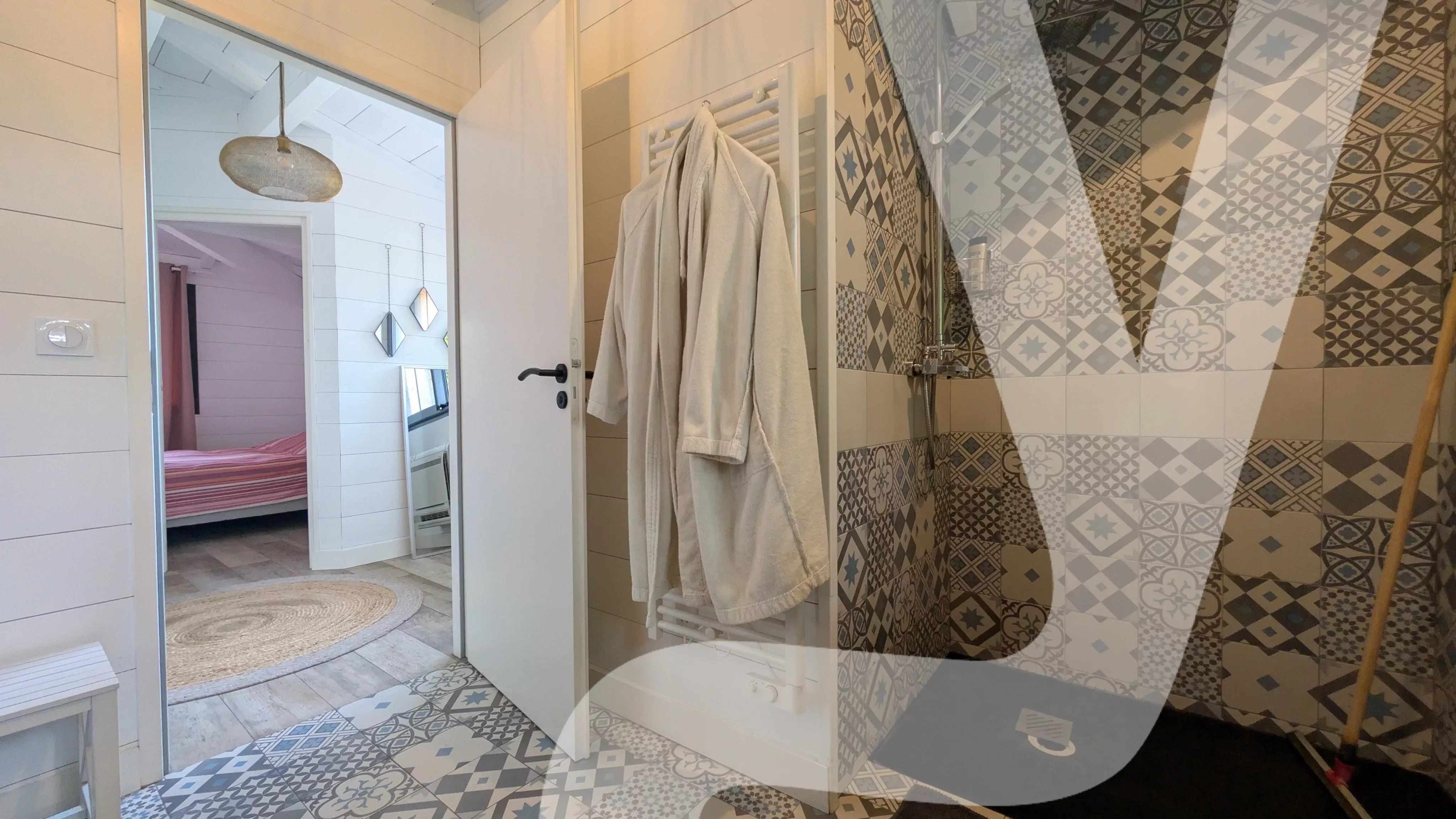 Propriété d'exception avec lodge indépendant et piscine chauffée