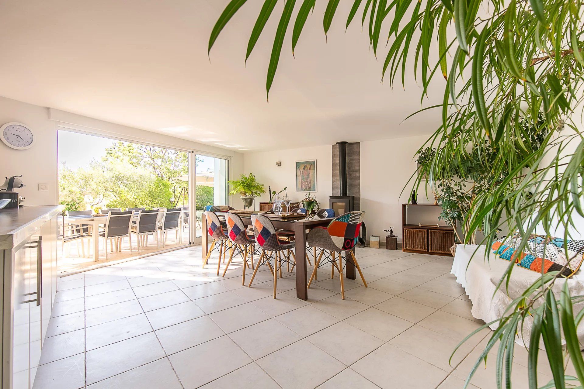 PEYPIN Au calme absolu, superbe maison familiale avec piscine et jardin