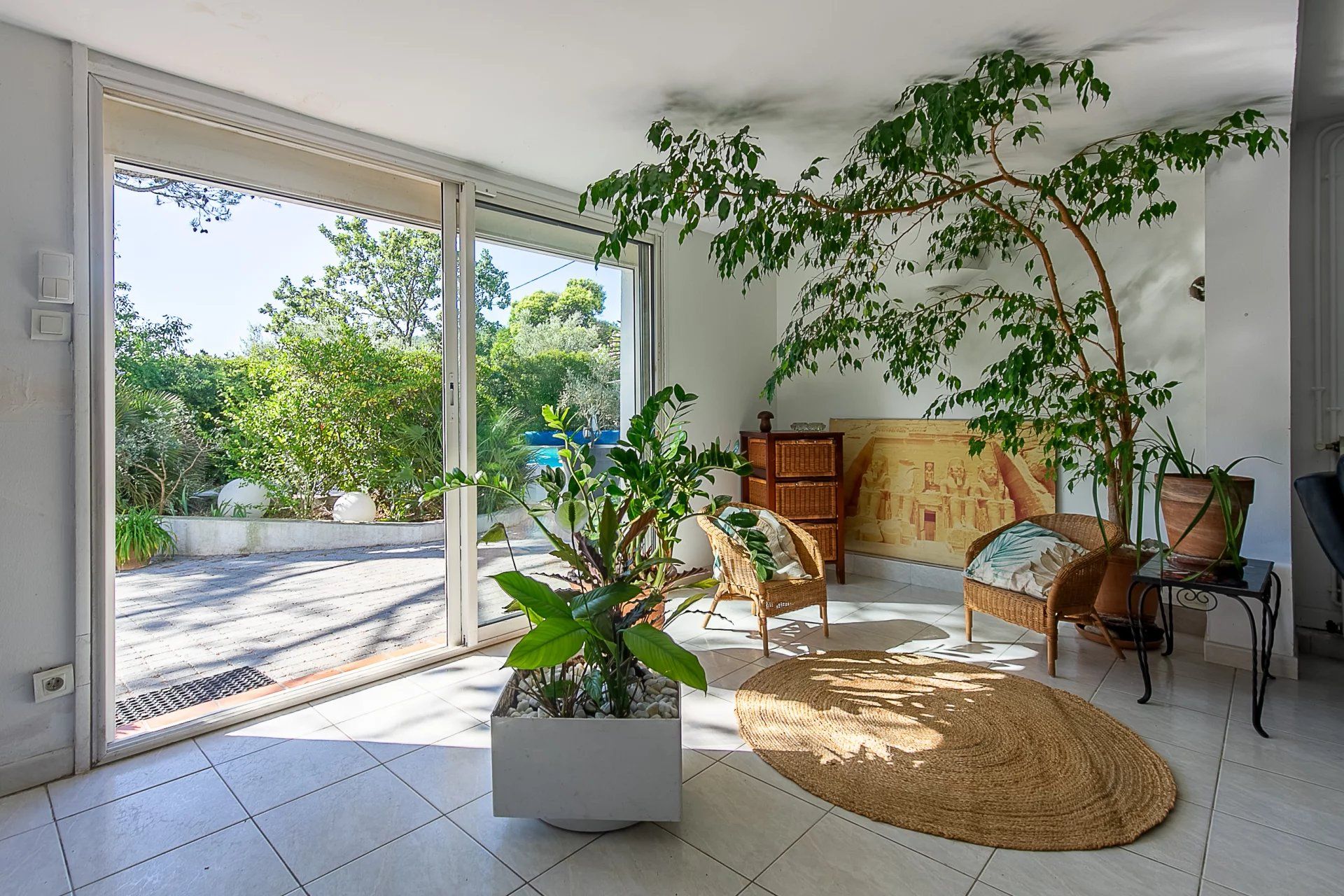 PEYPIN Au calme absolu, superbe maison familiale avec piscine et jardin