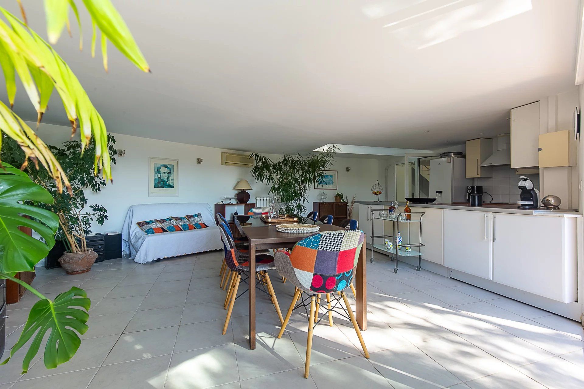 PEYPIN Au calme absolu, superbe maison familiale avec piscine et jardin
