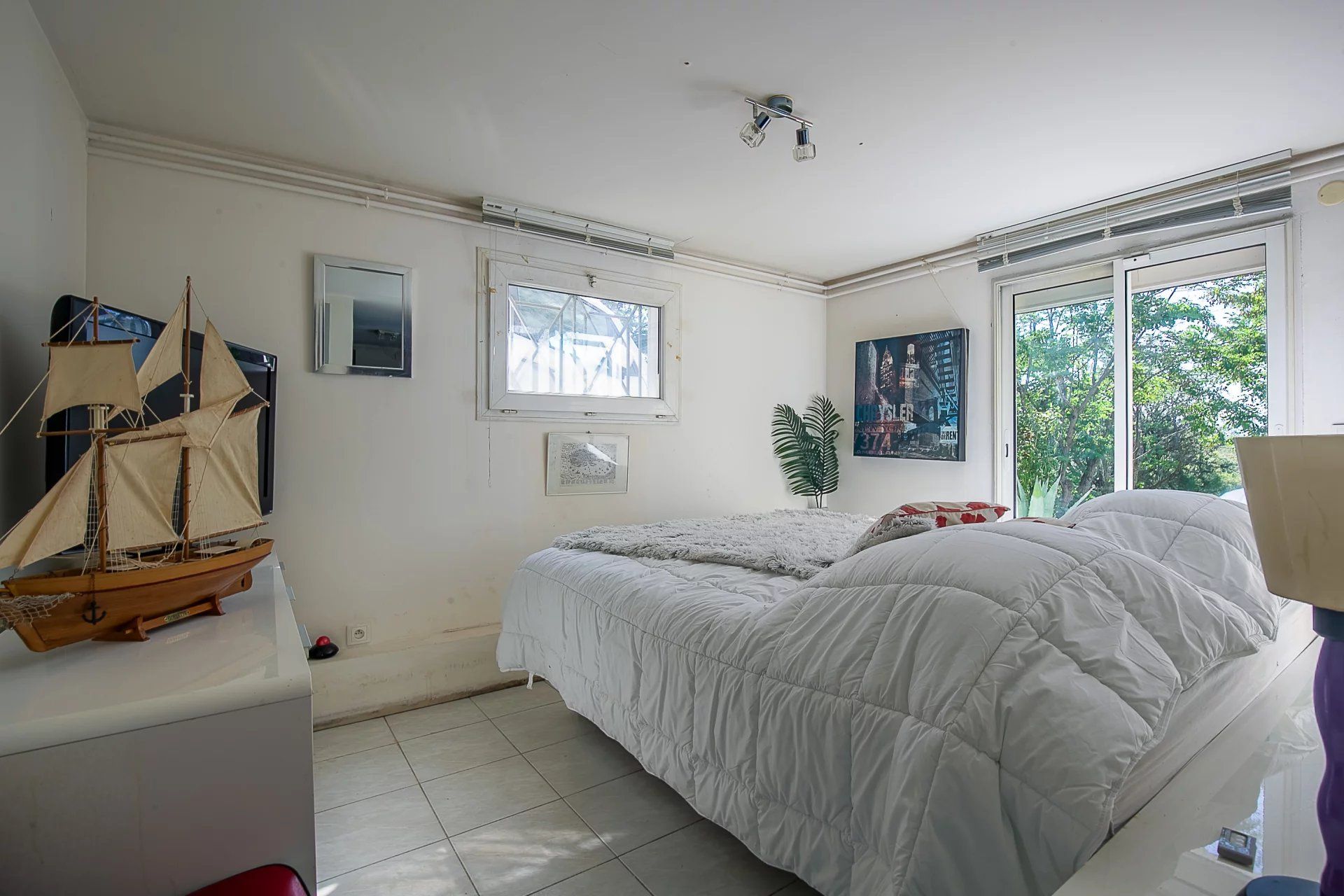 PEYPIN Au calme absolu, superbe maison familiale avec piscine et jardin