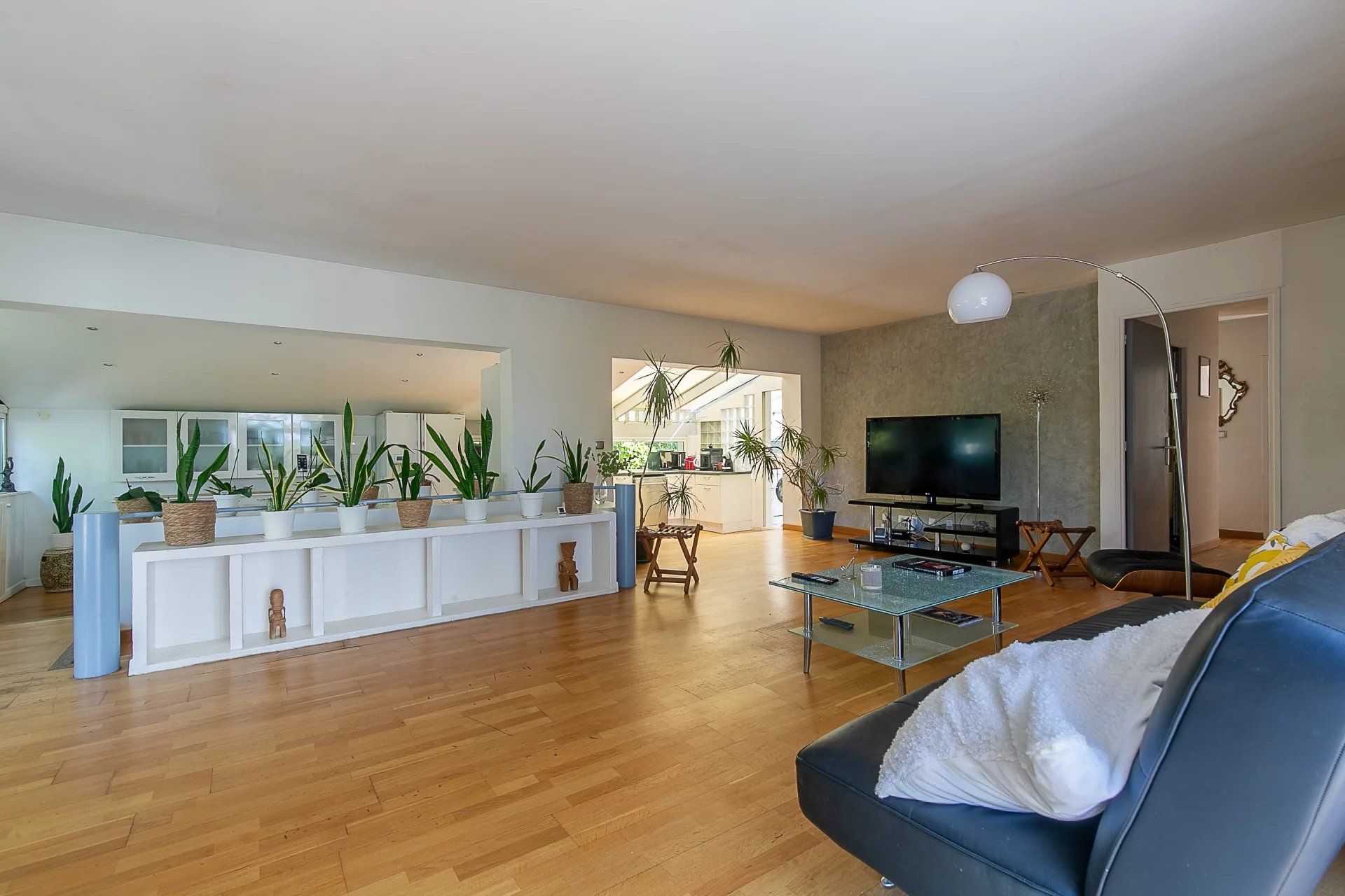 PEYPIN Au calme absolu, superbe maison familiale avec piscine et jardin