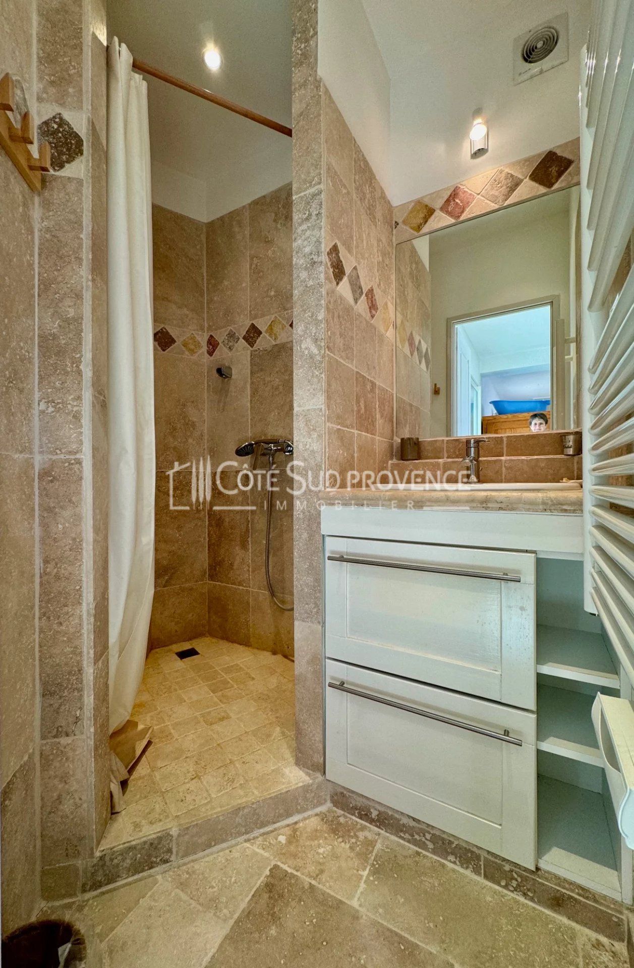 PROPRIETE VENASQUE SECTEUR RESIDENTIEL